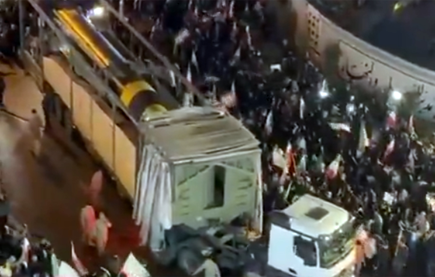 Επίδειξη πυραυλικής δύναμης στην «καρδιά» της Τεχεράνης μετά την παράταση της εκεχειρίας από τον Τραμπ