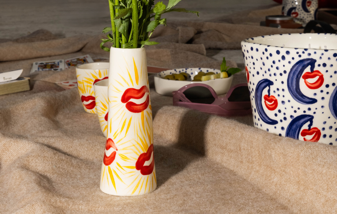 Κεραμικά με χαρακτήρα: η νέα αισθητική της ατέλειας που μεταμορφώνει το σπίτι σας