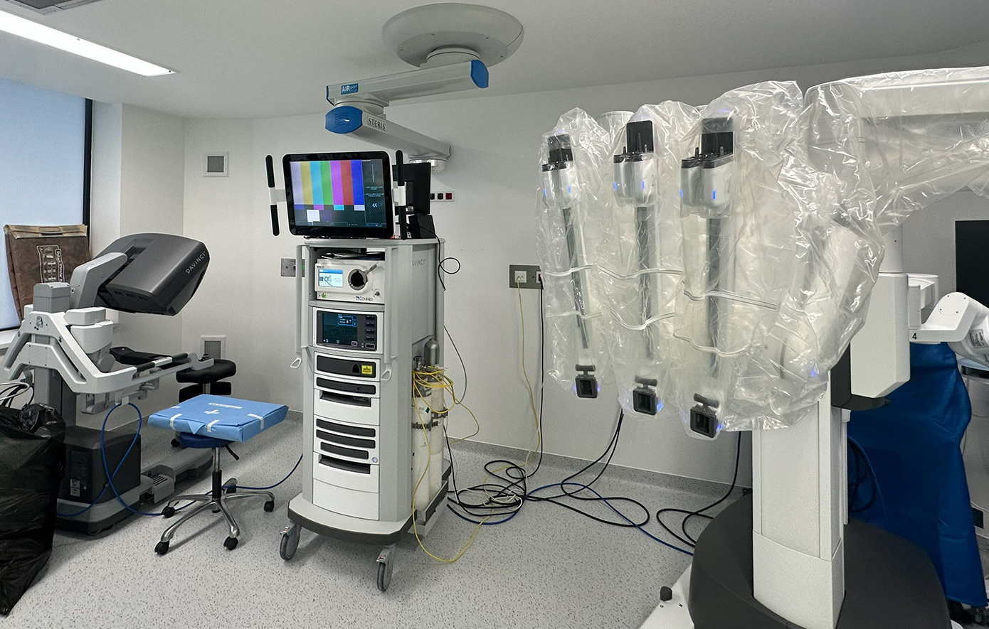 Ο καθοριστικός ρόλος της ρομποτικής χειρουργικής στις επεμβάσεις &#8211; «Ένας στους δέκα ανθρώπους θα εμφανίσει κάποια μορφή κήλης στη ζωή του»