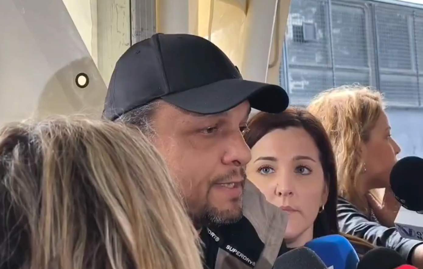 Καταγγελία Ρούτσι: Δεν άφηναν το παιδί μου να μπει μέσα στην αίθουσα &#8211; Ελάτε κ. Φλωρίδη να δείτε τι γίνεται