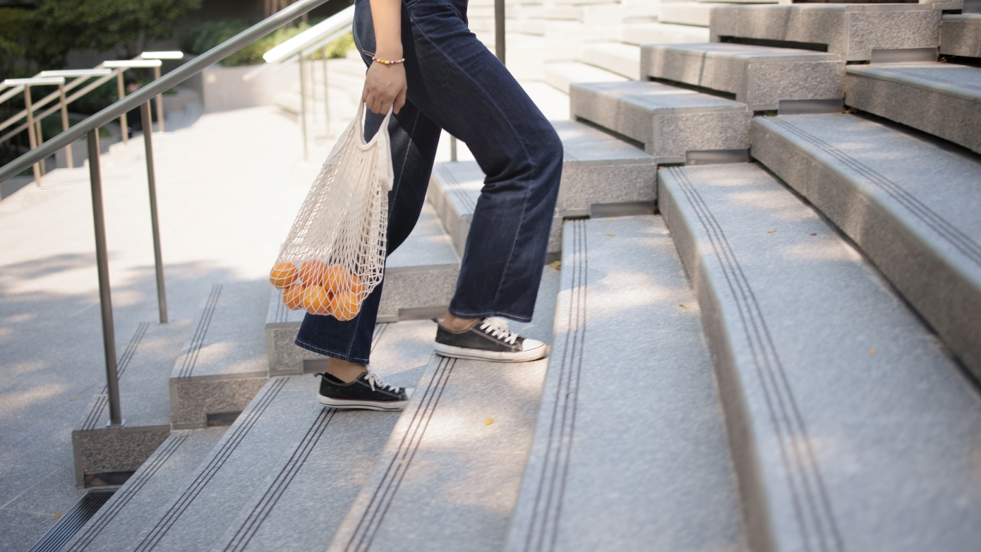Δεν έχετε χρόνο για γυμναστική; Νέα έρευνα έχει καλά νέα, αρκεί να&#8230; λαχανιάζετε