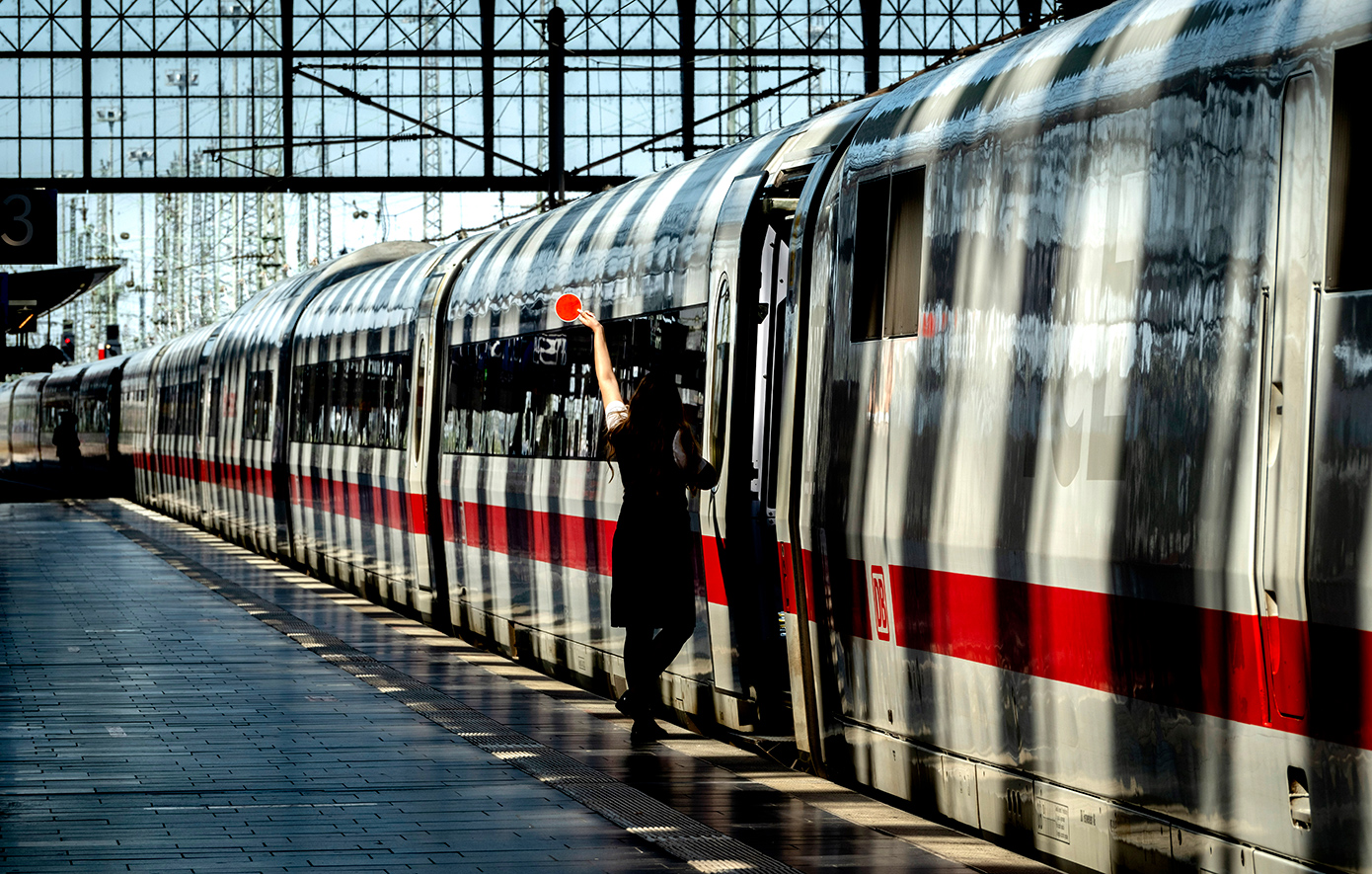 Γερμανία: Δάγκωσε υπάλληλο των σιδηροδρόμων για να μην χάσει το τρένο
