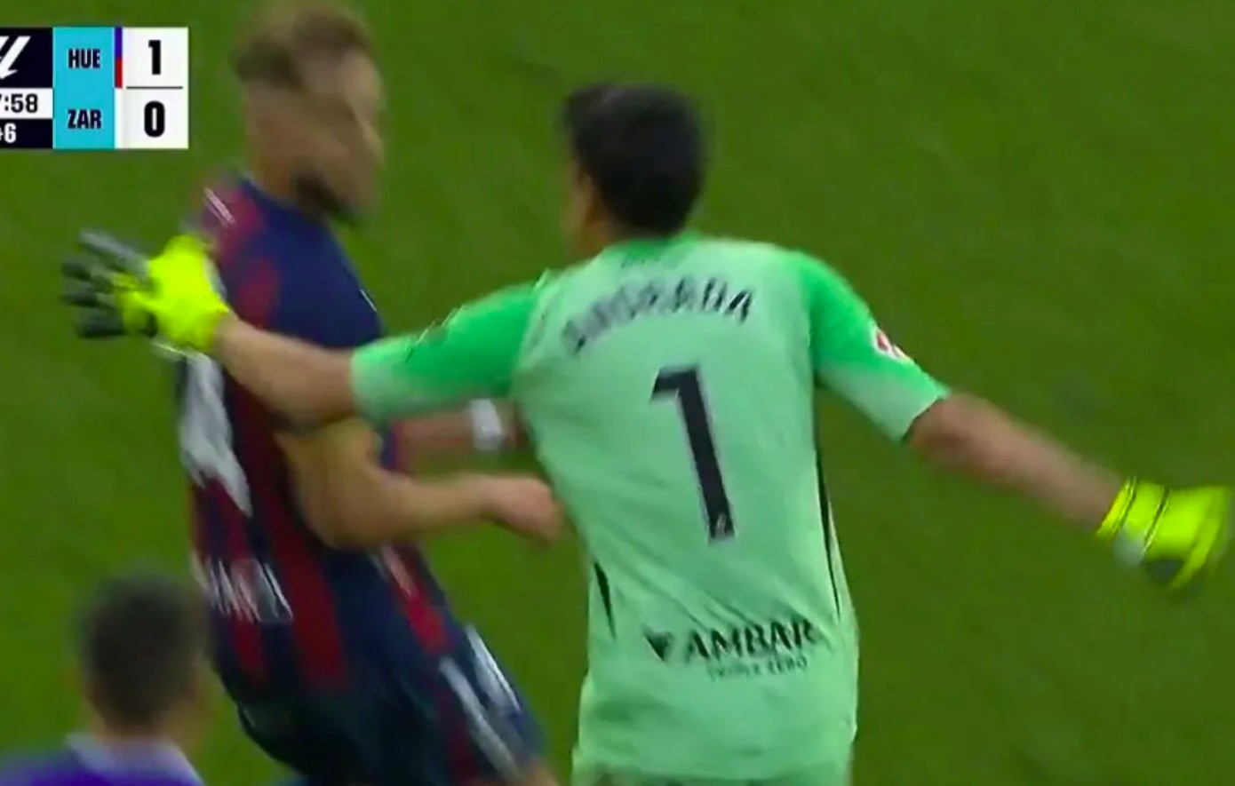 Σαραγόσα: Ποινή 13 αγώνων στον τερματοφύλακα που γρονθοκόπησε αντίπαλο