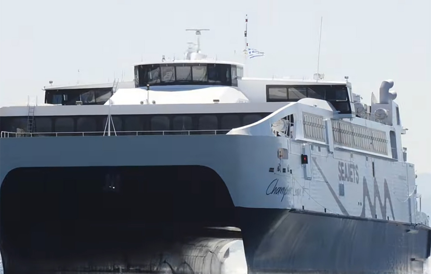 Εμπλοκή άγκυρας στο «Champion League Jet 1» στο λιμάνι της Πάρου &#8211; Μεγάλη ταλαιπωρία για 459 επιβάτες