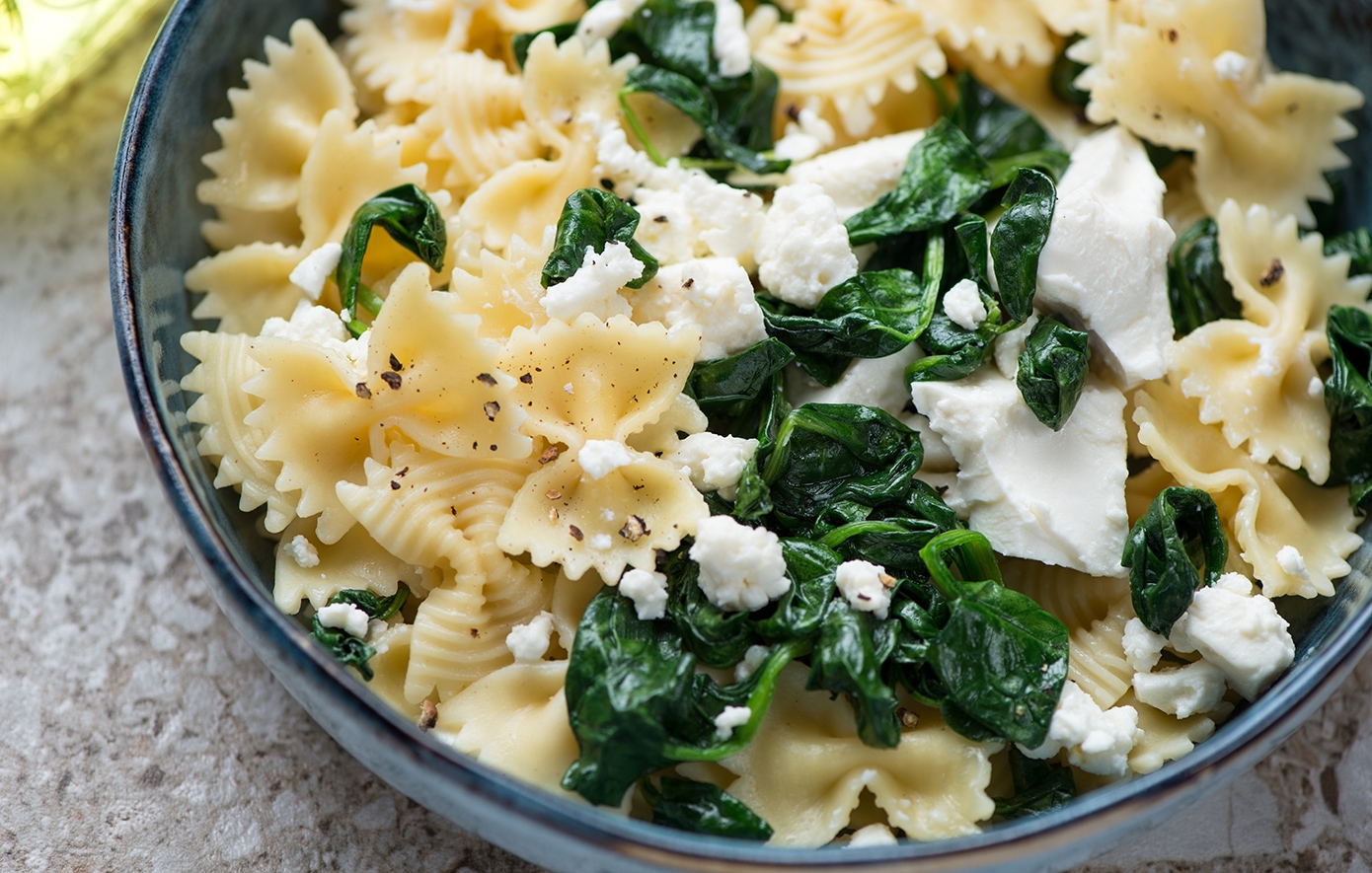 Ζυμαρικά με σπανάκι και φέτα