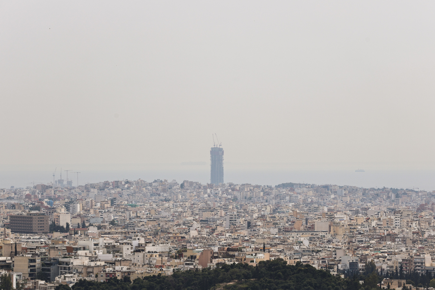 Καιρός: «Πνιγμένη» στην αφρικανική σκόνη η χώρα &#8211; Νεφώσεις, βροχές και άνεμοι που θα φτάσουν ακόμη και τα 8 μποφόρ