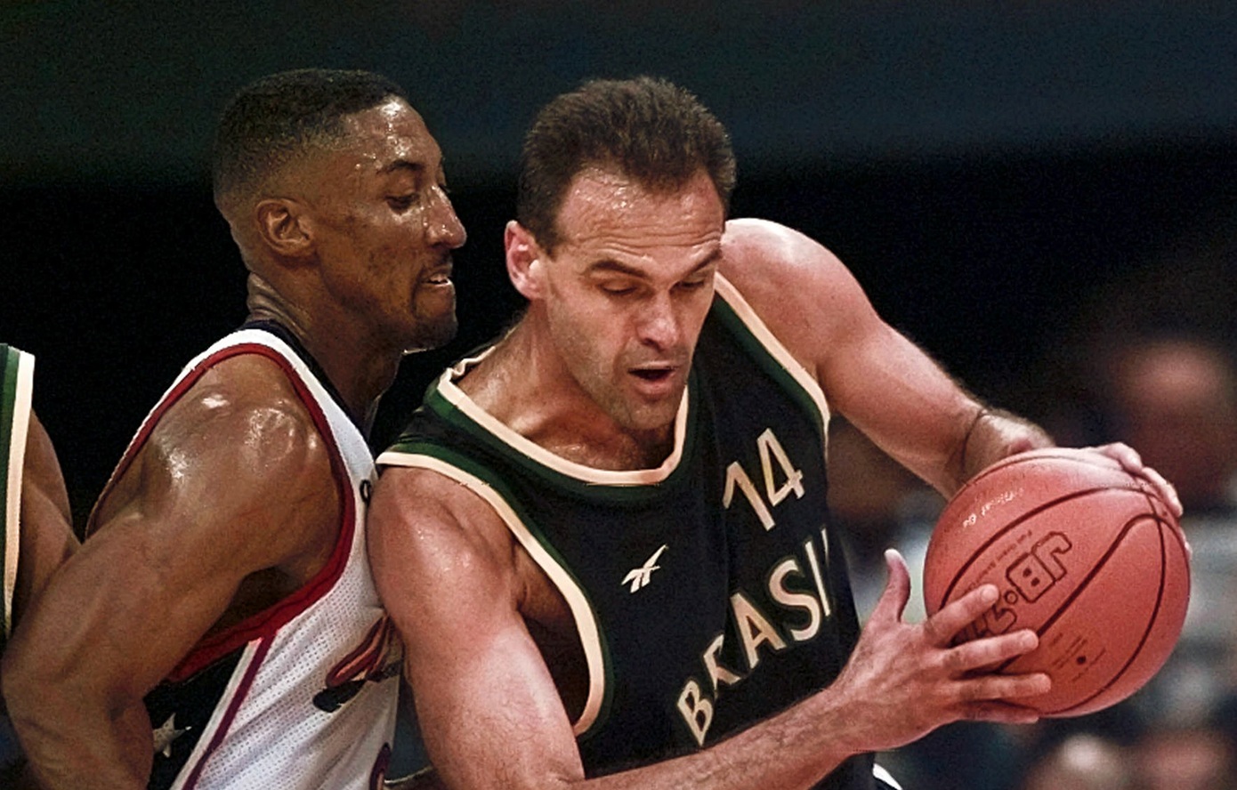 Πέθανε ο θρύλος του μπάσκετ Όσκαρ Σμιντ σε ηλικία 68 ετών