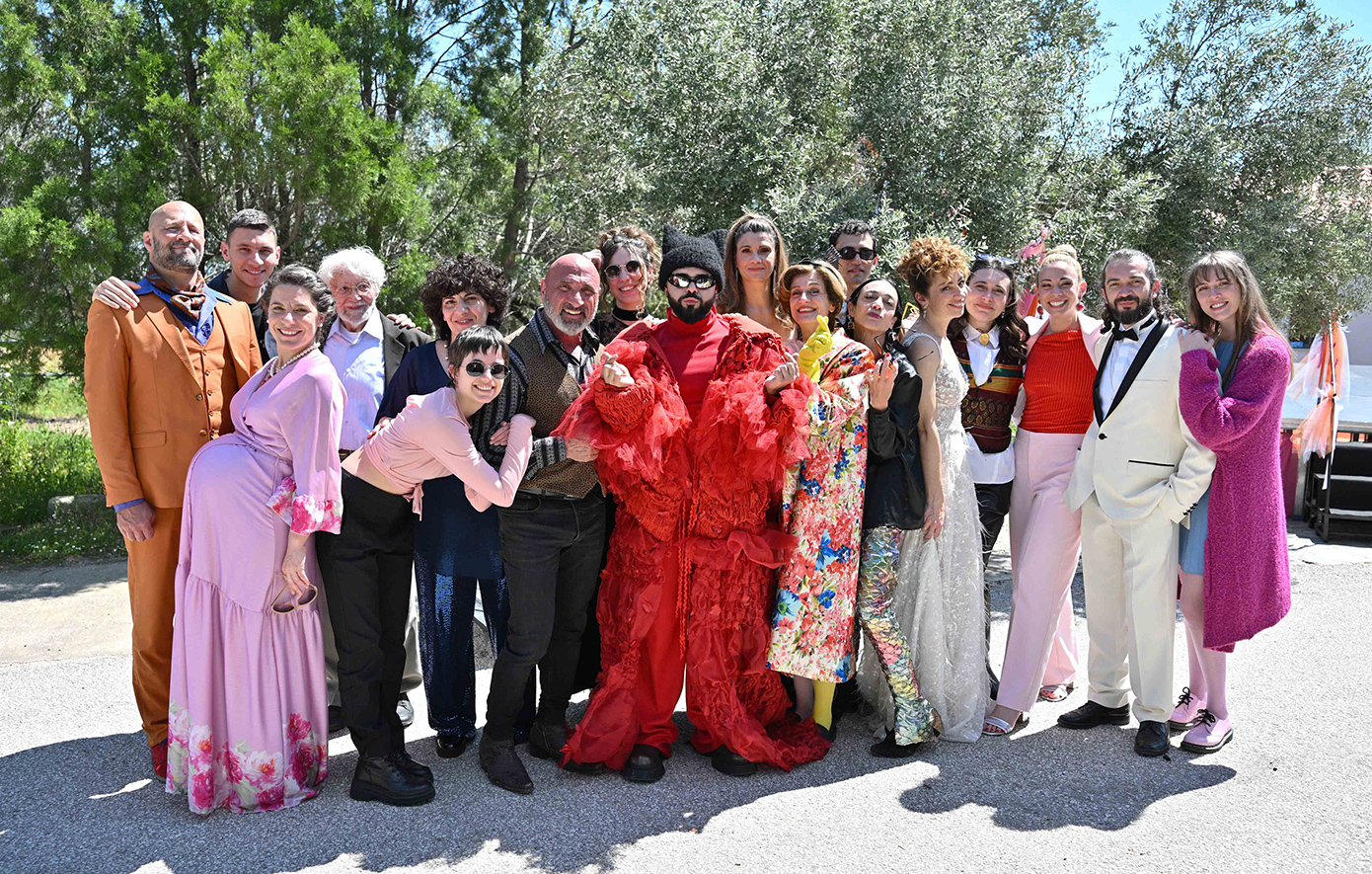 «Το παιδί»: Ο Akylas «εισβάλλει» στη σειρά και το Νεοχώρι χορεύει στον ρυθμό του «Ferto»