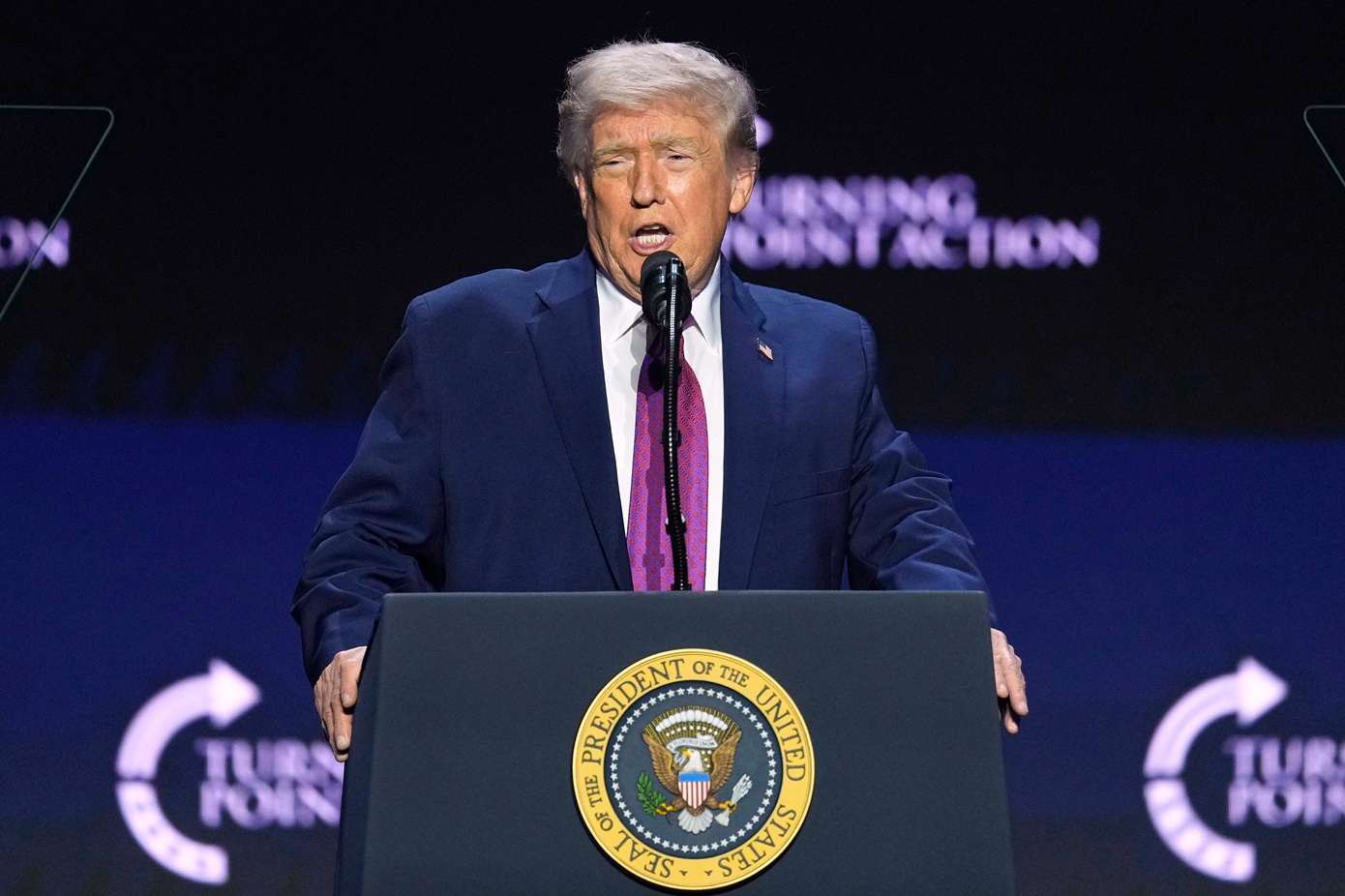 Επιμένει ο Τραμπ: «Θα πάμε μαζί με το Ιράν για να ανακτήσουμε το εμπλουτισμένο ουράνιο»