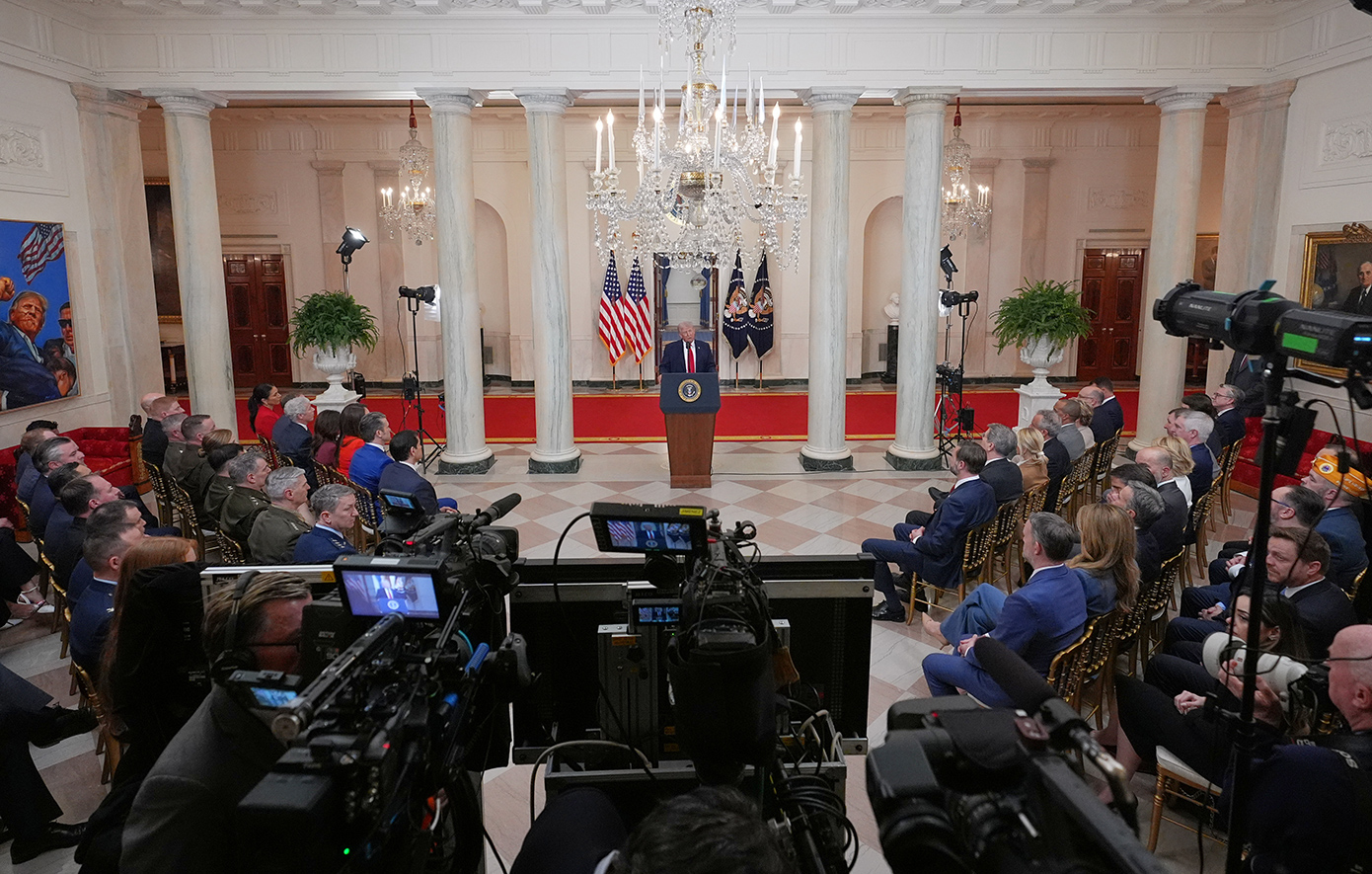 Νέες υποσχέσεις από Τραμπ για γρήγορο τέλος του πολέμου και απειλές για σκληρότερα πλήγματα στο Ιράν