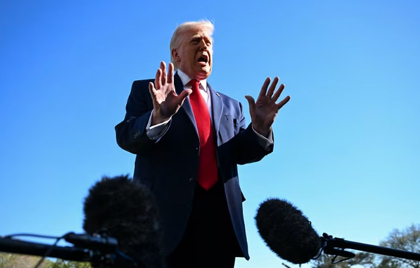 Γιατί ο Τραμπ απειλεί να αποκλείσει τα Στενά του Ορμούζ τη στιγμή που το Ιράν ήδη τα ελέγχει