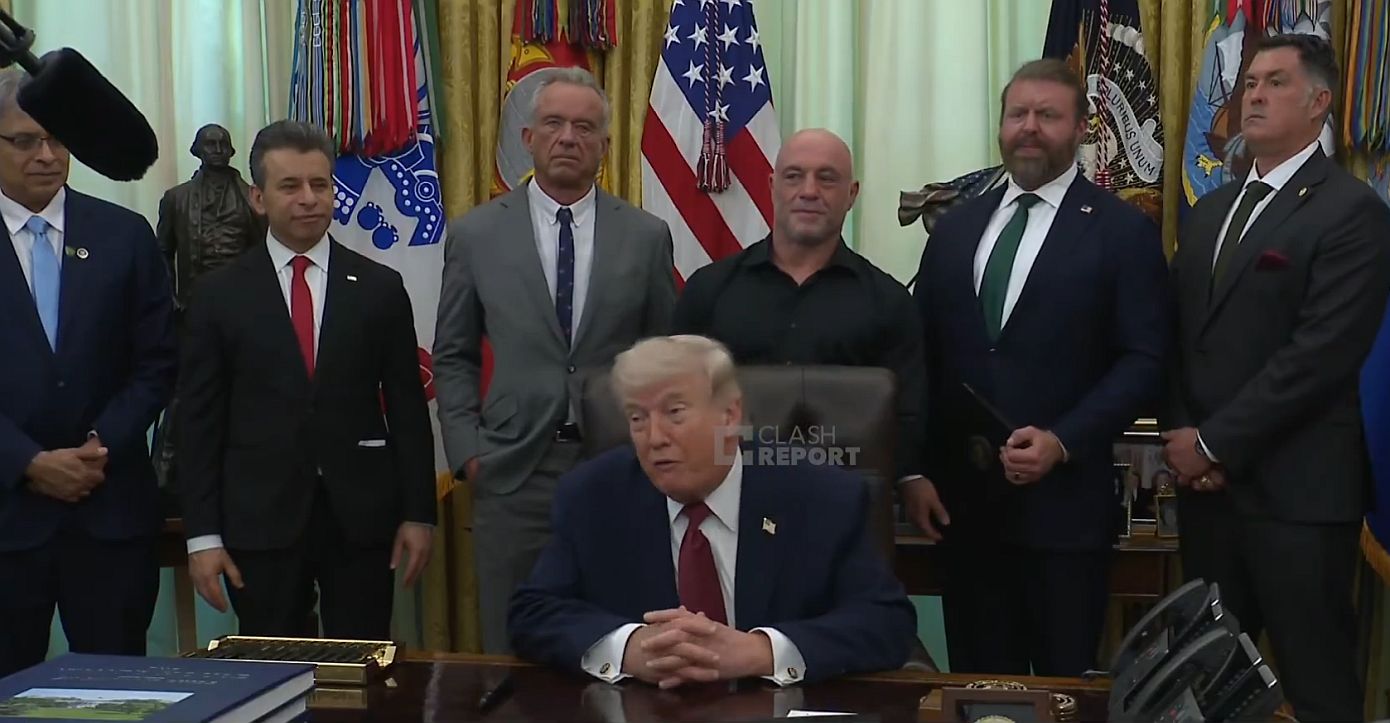 Τραμπ: «Παίζουν παιχνίδια εδώ και 47 χρόνια» &#8211; Σκληρές Αιχμές κατά του Ιράν και μήνυμα για τα Στενά του Ορμούζ