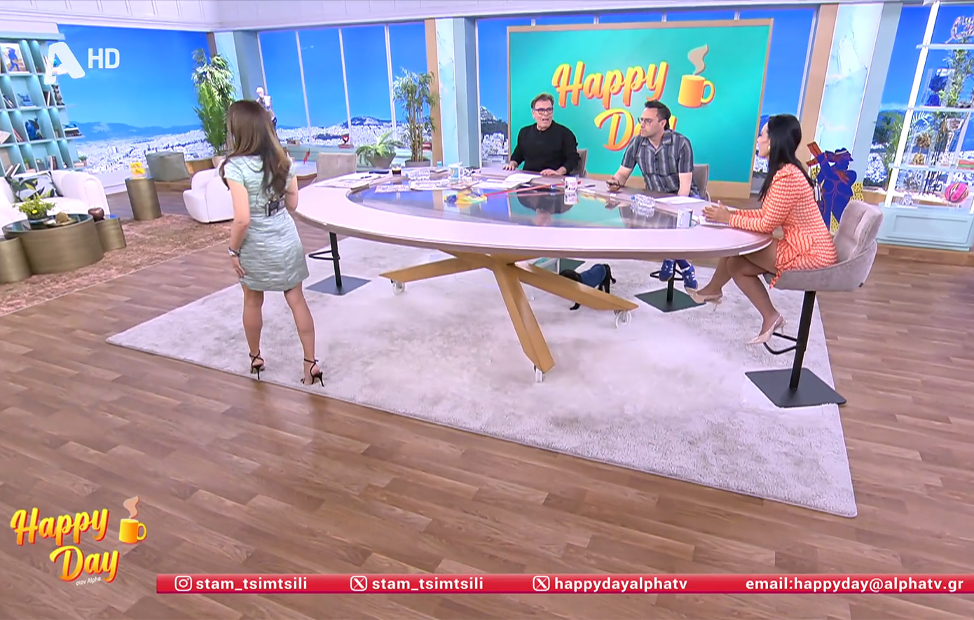 Λίγο πριν το τέλος της εκπομπής η Τίνα Μεσσαροπούλου εγκατέλειψε το πλατό 