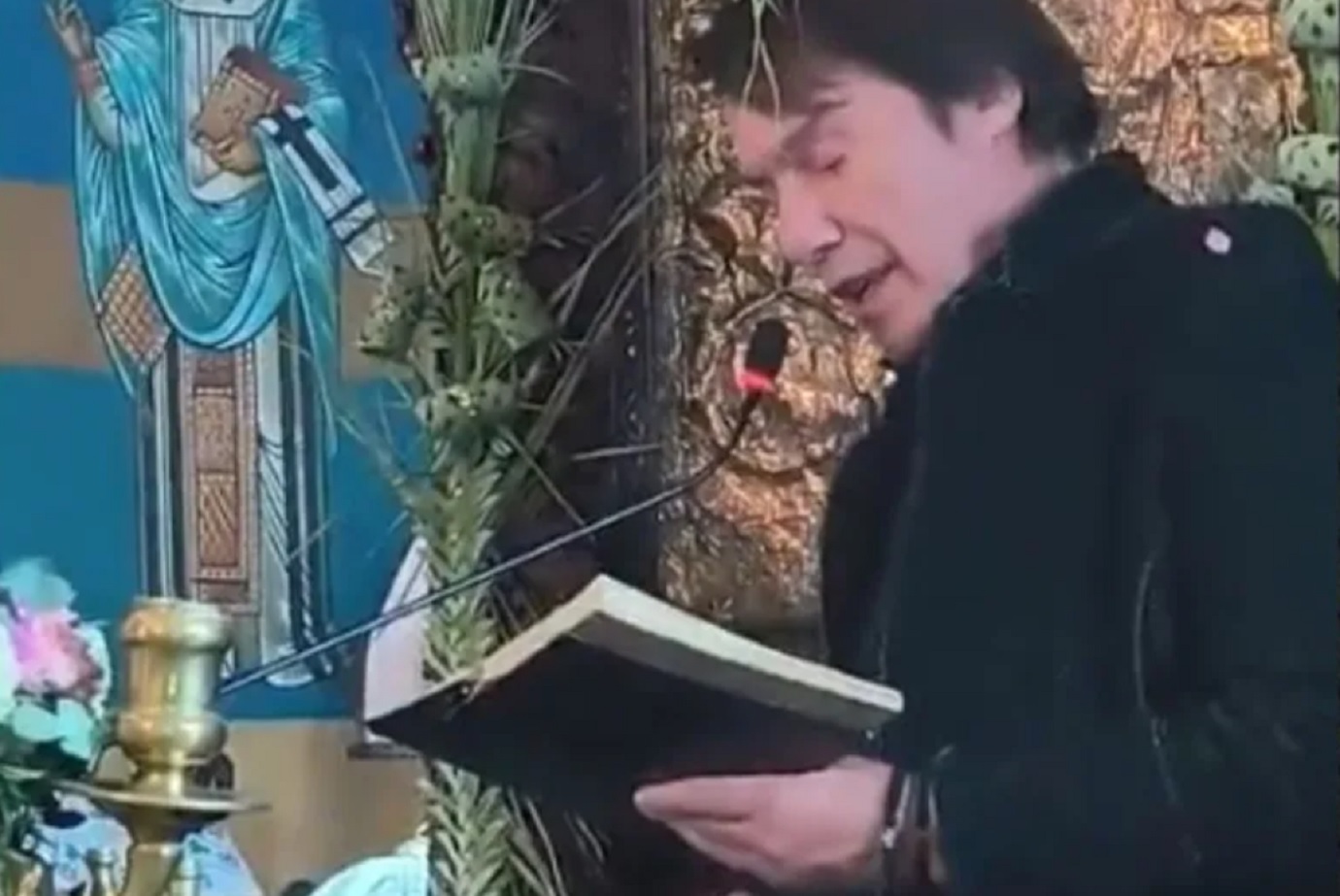 Ο Στράτος Τζώρτζογλου απήγγειλε το Πιστεύω &#8211; Δείτε το βίντεο