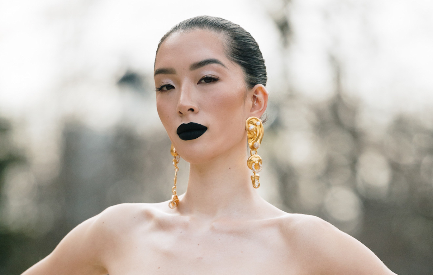 Λευκό μολύβι ματιών: Το πιο εύκολο tip που φωτίζει το βλέμμα σας