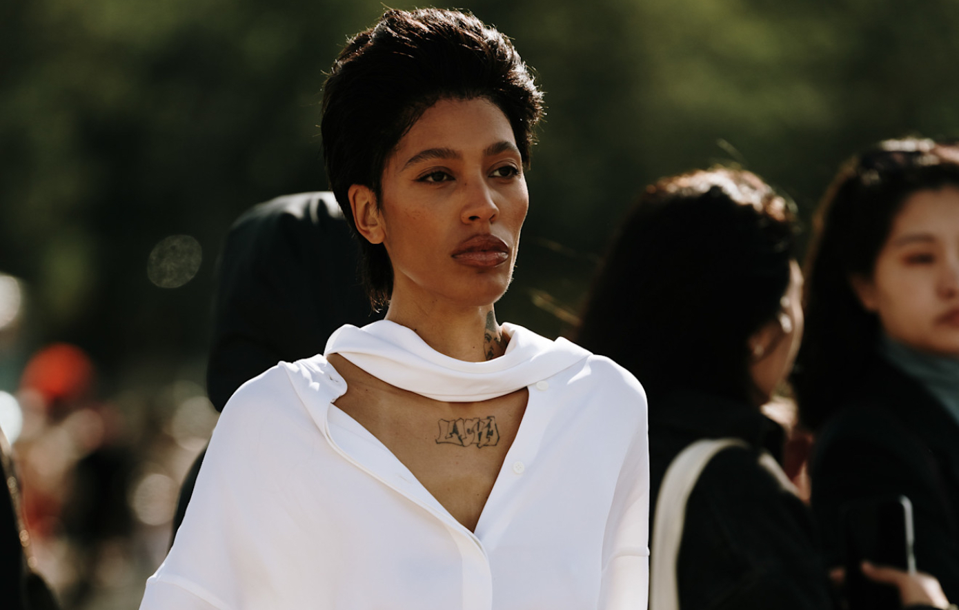 Υπάρχει ένα αντηλιακό που φοριέται από το πρωί, μέχρι το βράδυ