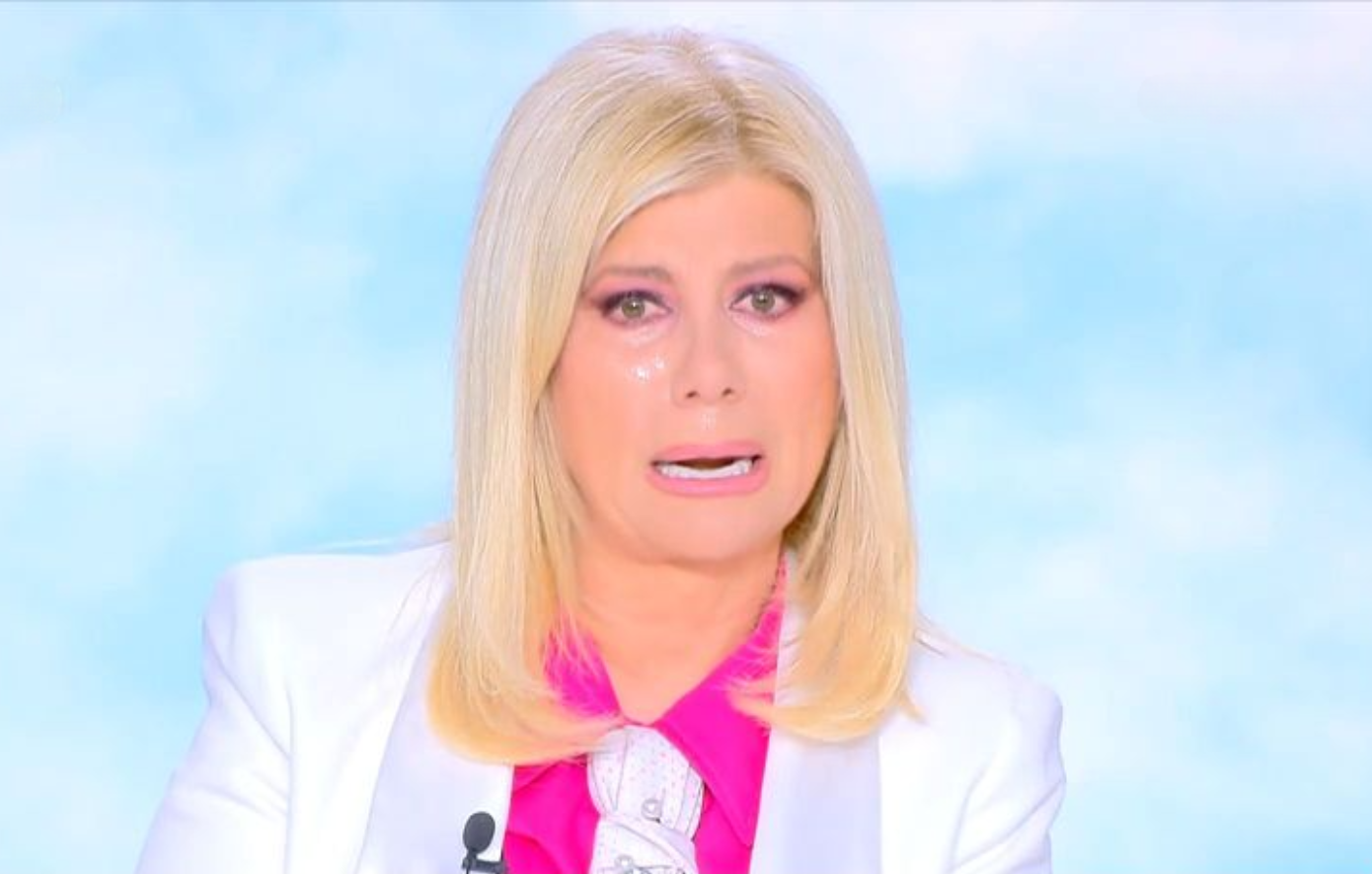 Ζήνα Κουτσελίνη: «Ως παιδί κακοποιημένο, με κακοποιήσατε &#8211; Μου βάλατε το μαχαίρι στην καρδιά»