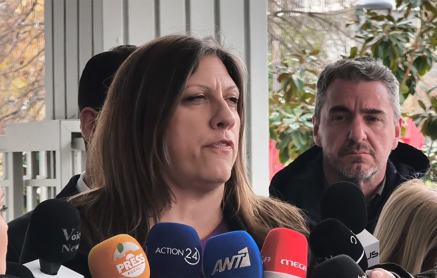 «Πυρ και μανία» η Κωνσταντοπούλου: Σκηνοθετημένη η αποχή της προέδρου της δίκης για τα βίντεο στα Τέμπη