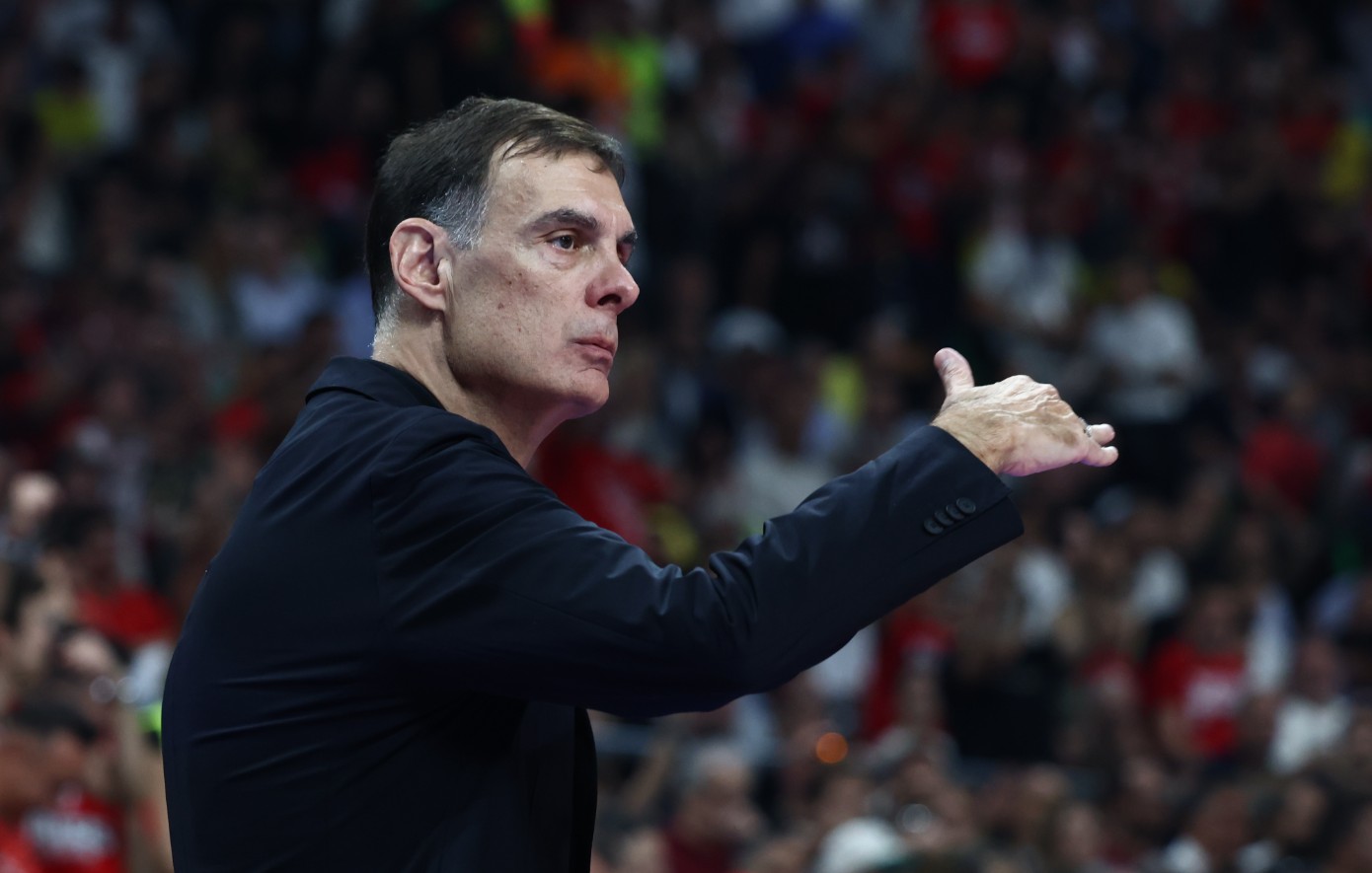 Ο Μπαρτζώκας πιο σημαντικός κόουτς στην ιστορία του Ολυμπιακού και οι αντιδράσεις του Παναθηναϊκού