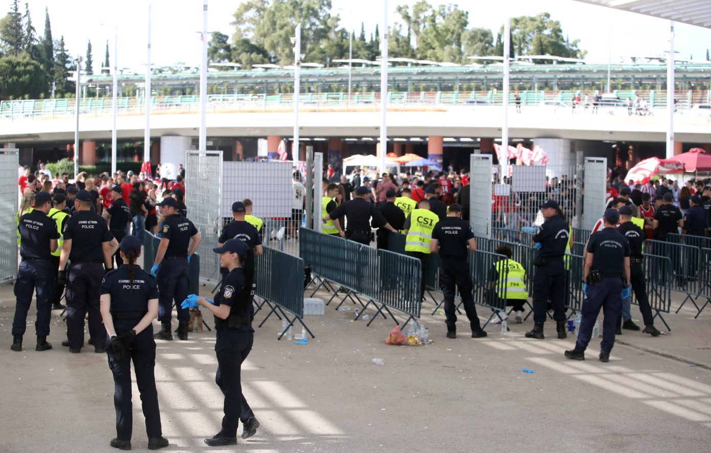 Ολυμπιακός &#8211; Ρεάλ Μαδρίτης: Εννιά συλλήψεις έξω από το γήπεδο, συνεχίζει τους ελέγχους η αστυνομία