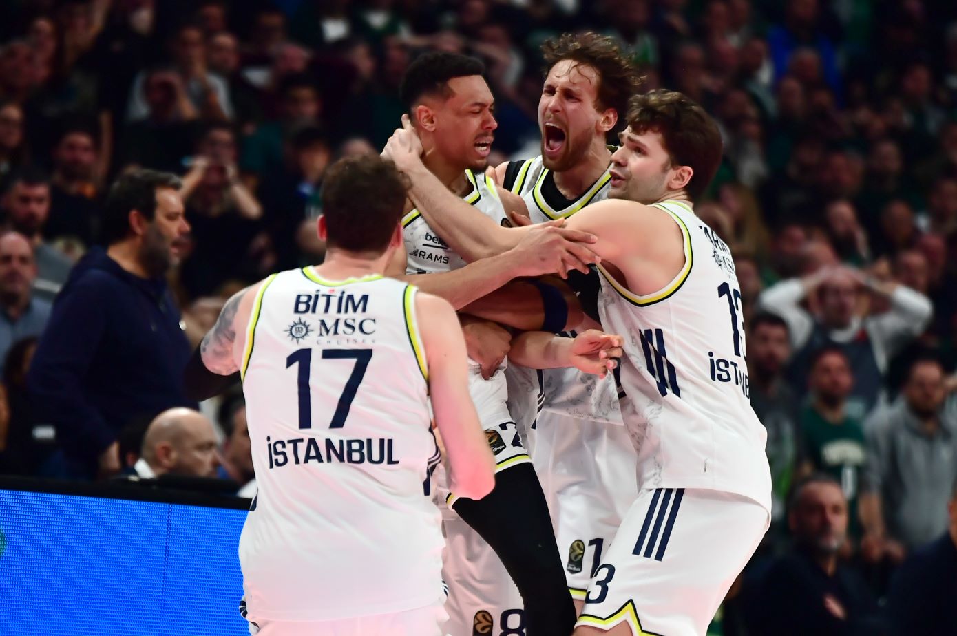 Euroleague: Η Φενέρμπαχτσε αντίπαλος του Ολυμπιακού, νίκησε στην παράταση 94-90 την Ζαλγκίρις!