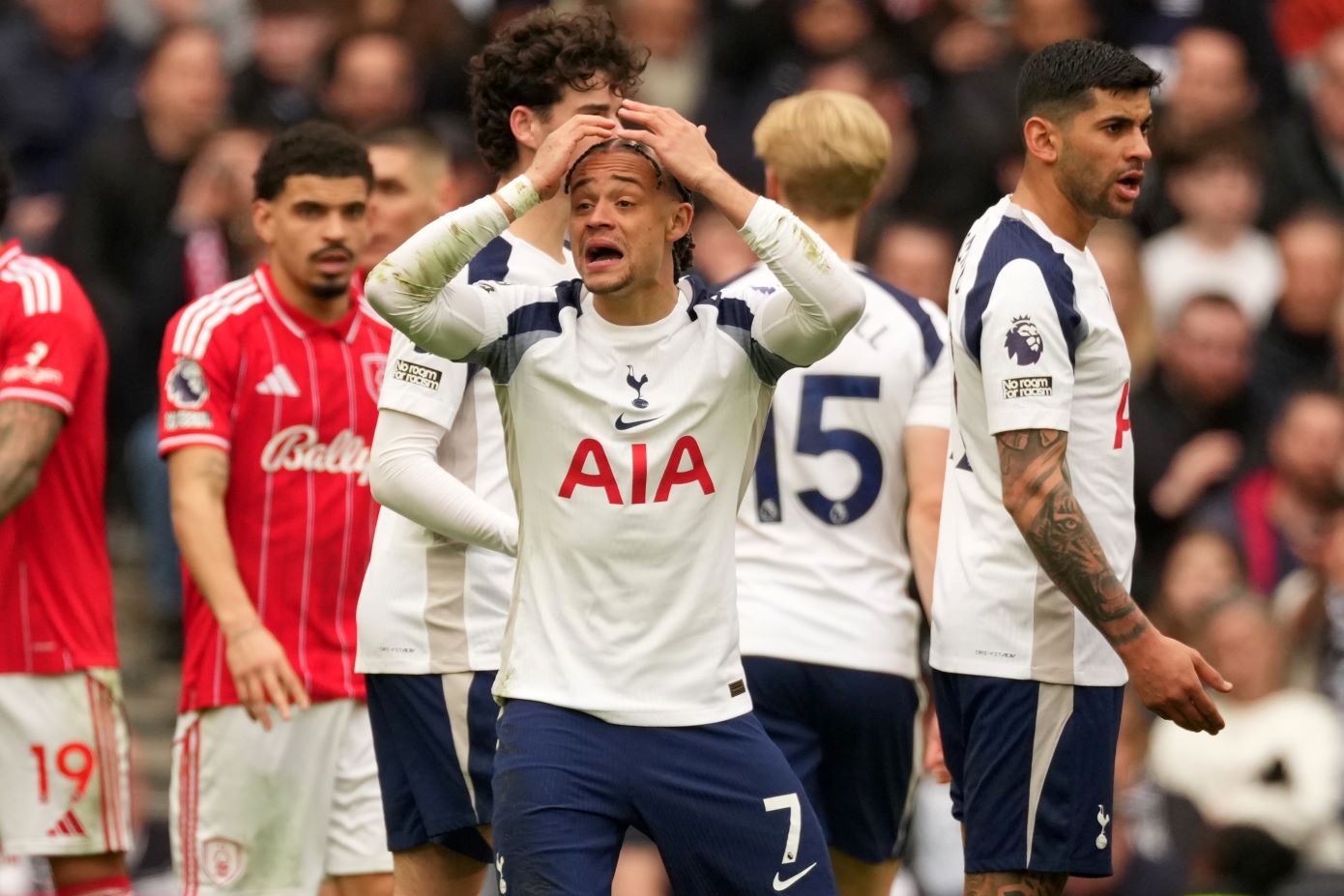 Premier League: Ξανά «γκέλα» η Τότεναμ, 1-1 με την Λιντς