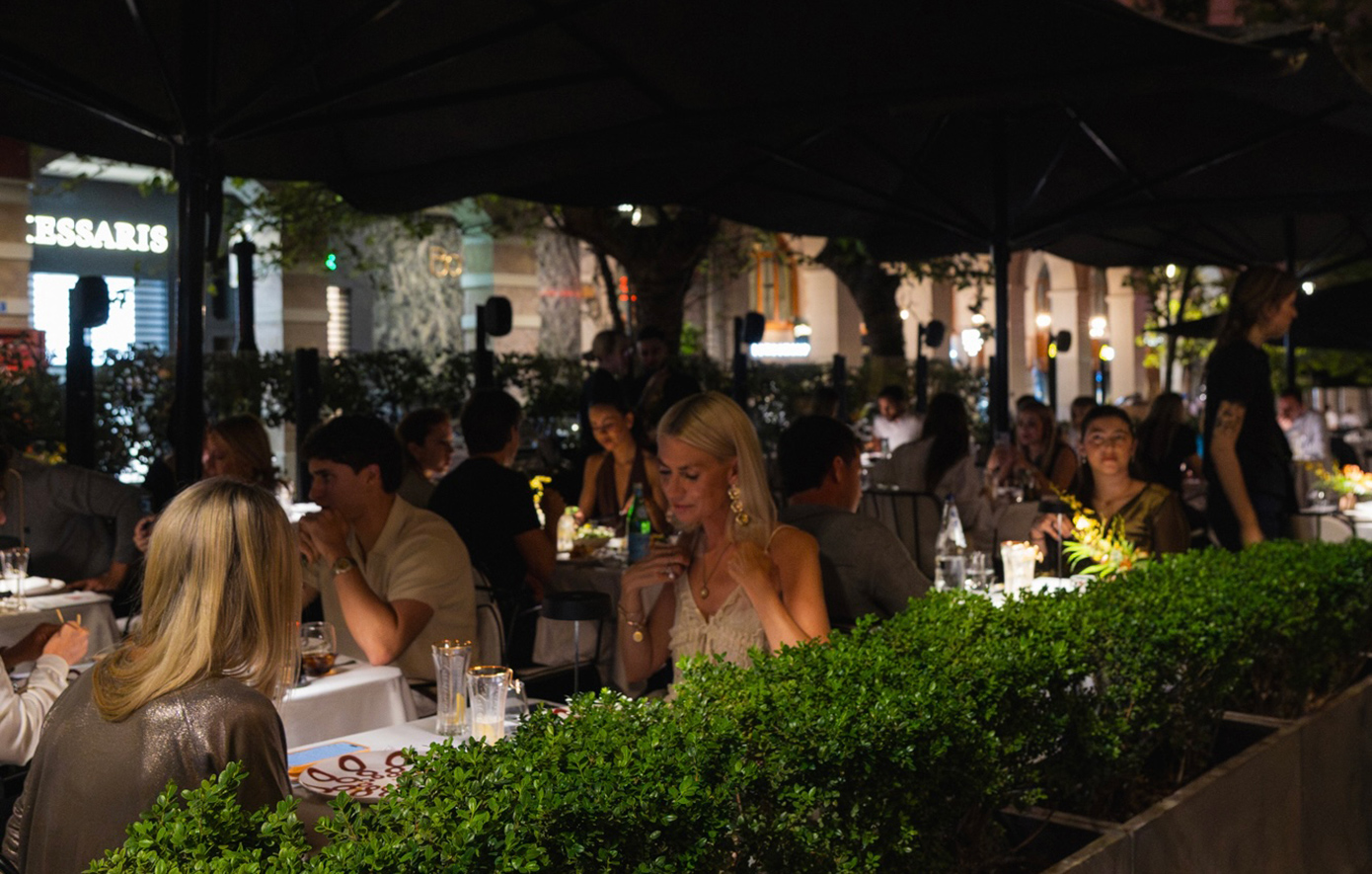 Summer in the City στο Athénée: Η Αθήνα υποδέχεται το καλοκαίρι στο all time classic σημείο της πόλης