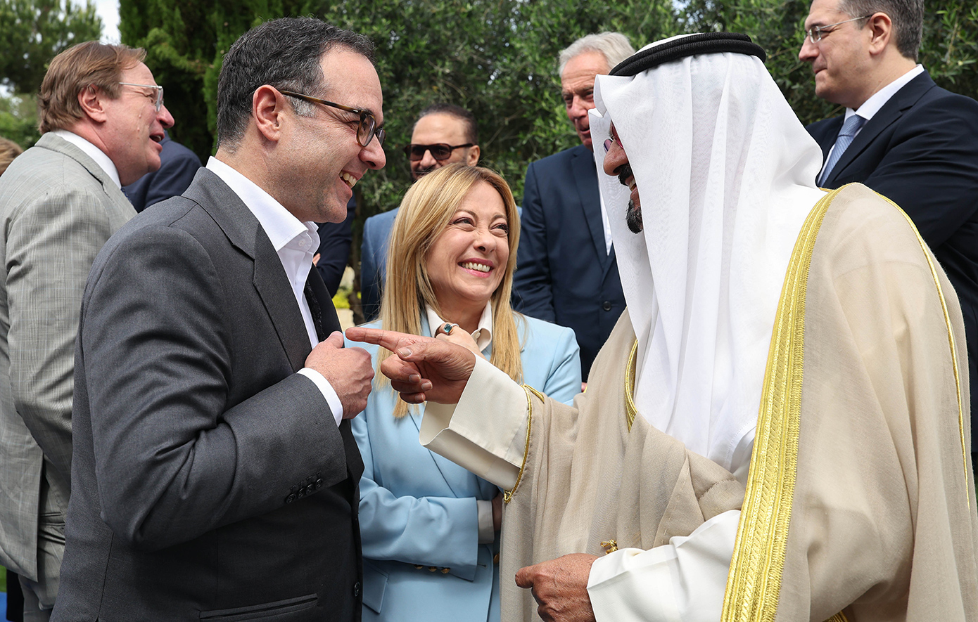 Αριστερά: Θοδωρής Κυριακού Κέντρο: Giorgia Meloni Δεξιά: Sheikh Ahmad Abdullah AlAhmad Al-Sabah, Πρωθυπουργός του Κράτους του Κουβέιτ Αριστερά: Θοδωρής Κυριακού Κέντρο: Giorgia Meloni Δεξιά: Sheikh Ahmad Abdullah AlAhmad Al-Sabah, Πρωθυπουργός του Κράτους του Κουβέιτ