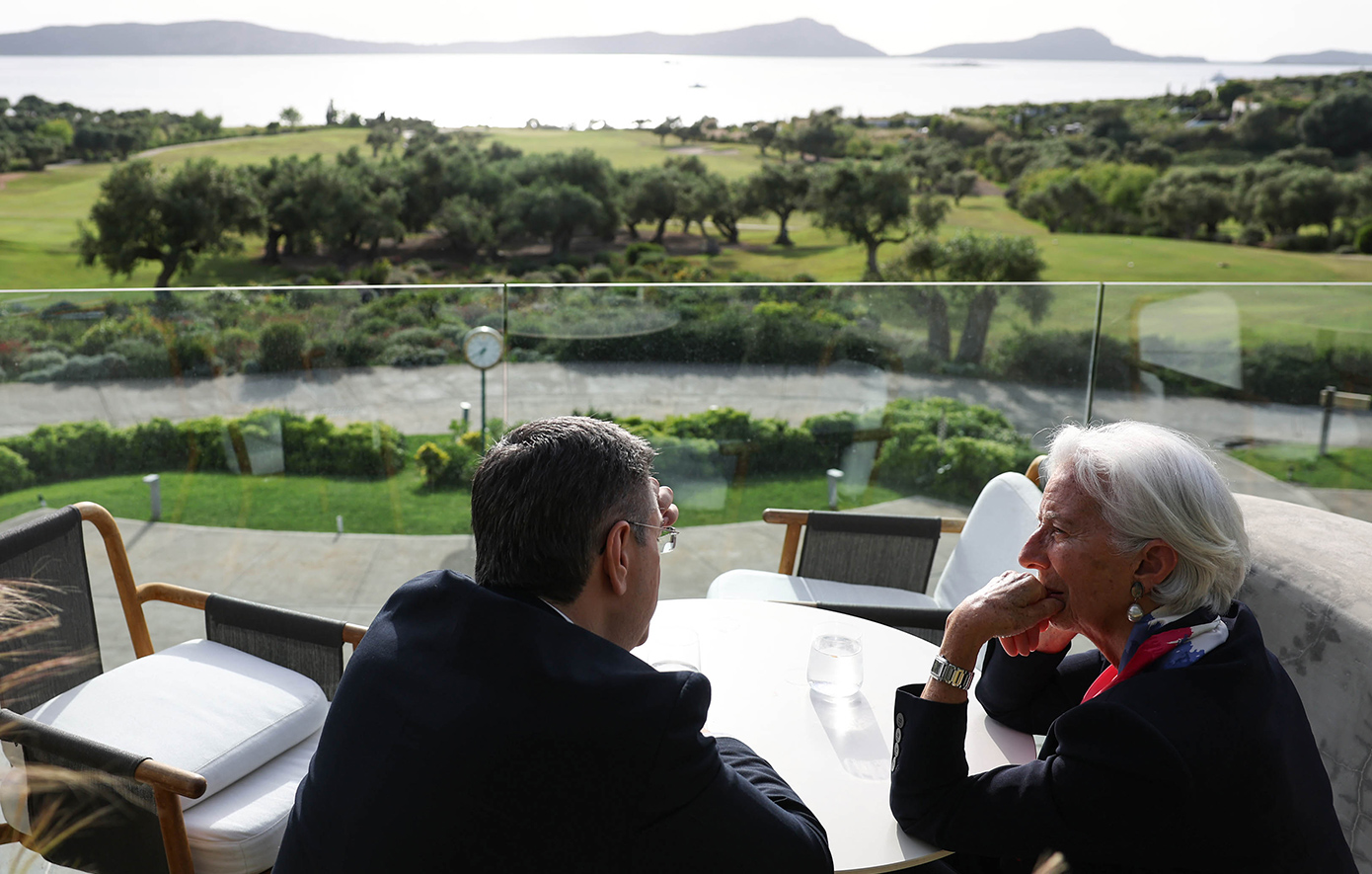 Αριστερά: Απόστολος Τζιτζικώστας Δεξιά: Christine Lagarde Αριστερά: Απόστολος Τζιτζικώστας Δεξιά: Christine Lagarde