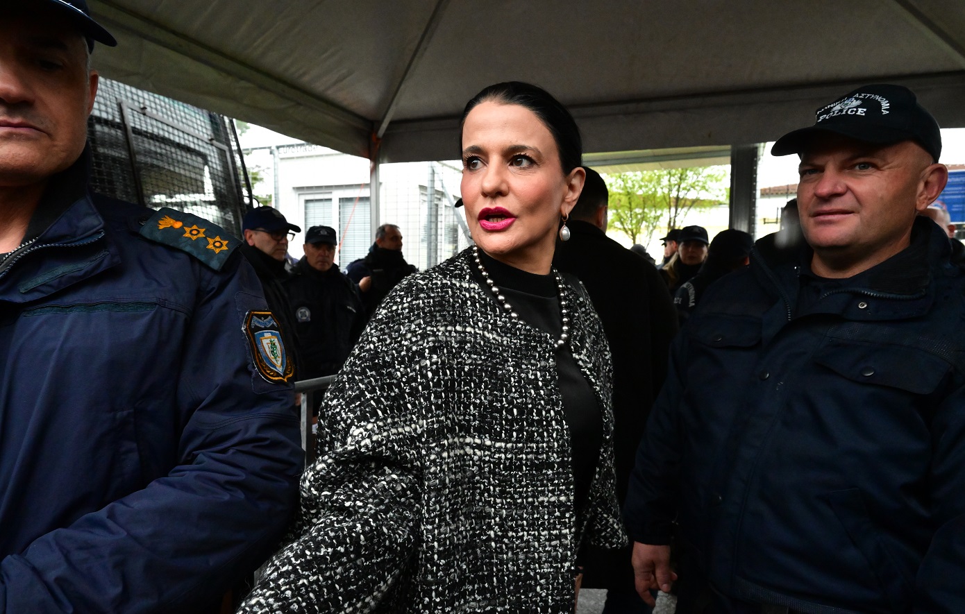 Σάλος με τη δήλωση Γρατσία: «Γονείς θυμάτων και τραυματίες των Τεμπών υπέγραψαν για το κόμμα Καρυστιανού»