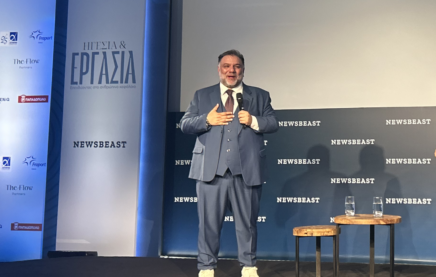 Γρηγόρης Αρναούτογλου στο συνέδριο του Newsbeast: «Θα ήθελα όταν φύγω να λένε στον γιο μου συγχαρητήρια για τον πατέρα σου»
