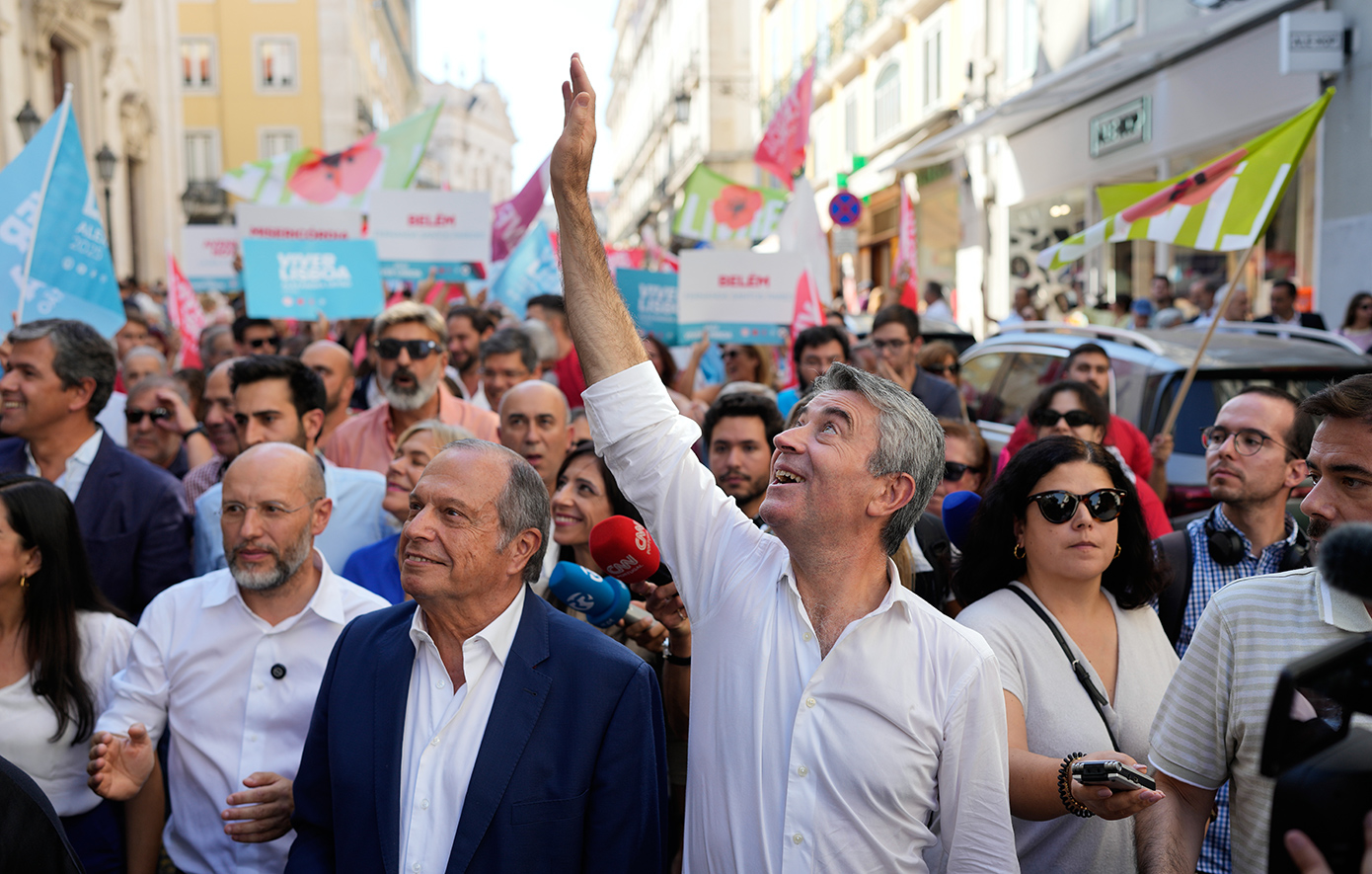 Έφοδος των αρχών στα γραφεία του Σοσιαλιστικού Κόμματος στην Πορτογαλία