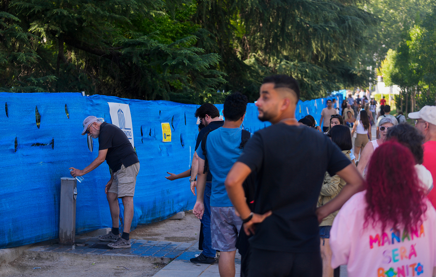 Ο ισχυρός αντικυκλώνας που «καίει» την Ευρώπη &#8211; Πέφτουν σε λίμνες άγριας ζωής για να δροσιστούν &#8211; Οργή για τα beach bars σε προστατευόμενες περιοχές