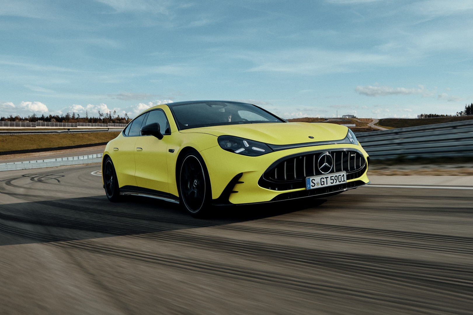 Η νέα Mercedes-AMG GT 4-Door Coupe έρχεται με 1.169 ίππους