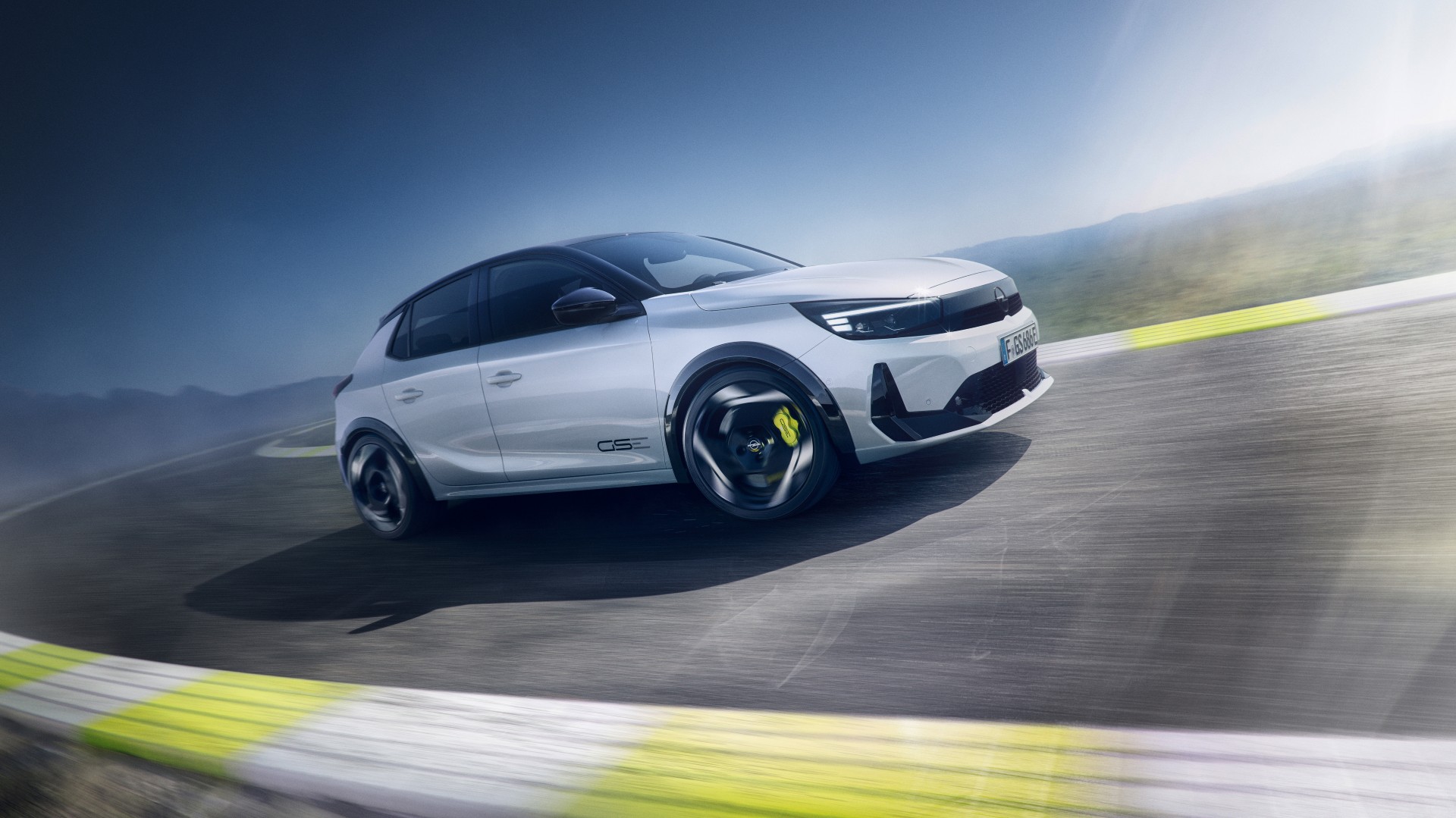 Το νέο Opel Corsa GSE έρχεται με 281 «ηλεκτρικούς» ίππους