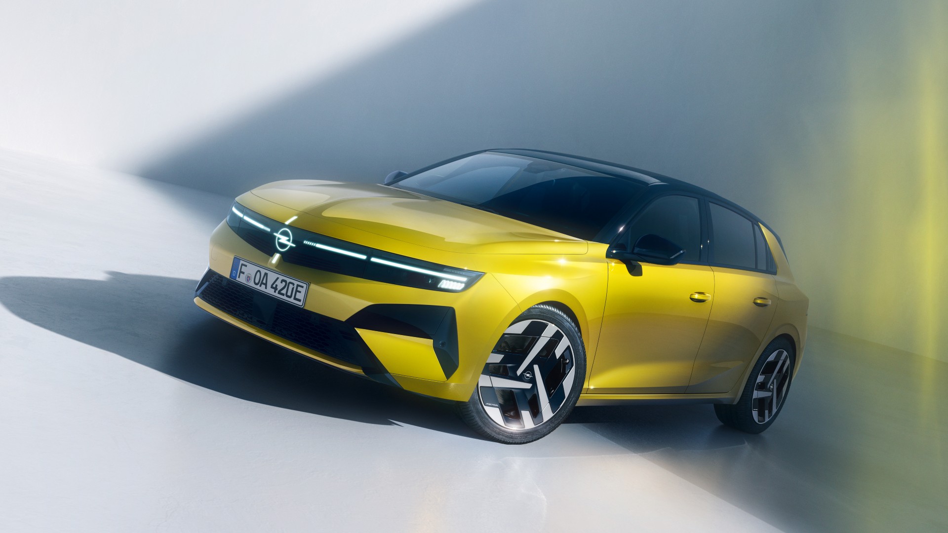 Opel «Electric ALL IN»: Η ηλεκτροκίνηση γίνεται απλή διαδικασία Opel «Electric ALL IN»: Η ηλεκτροκίνηση γίνεται απλή διαδικασία