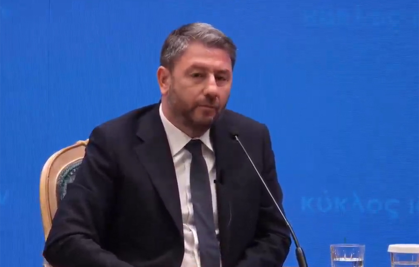 Βολές Ανδρουλάκη κατά Μητσοτάκη: «Ο πρωθυπουργός θεωρεί τον εαυτό του αναντικατάστατο; Από πού τόση αλαζονεία;»