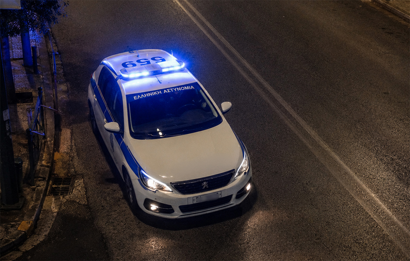 Μυστήριο με την πτώση της 24χρονης από μπαλκόνι σε πολυκατοικία στον Πειραιά &#8211; Προσήχθη στην Ασφάλεια ο 50χρονος σύντροφός της