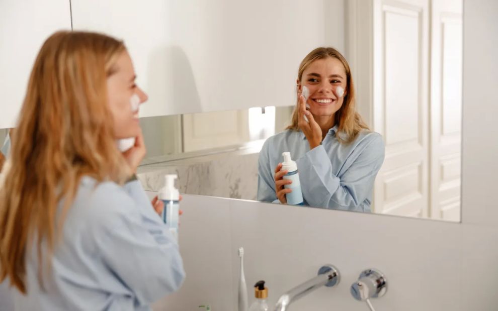 6 skincare μυστικά για μαμάδες που έχουν φορτωμένο πρόγραμμα