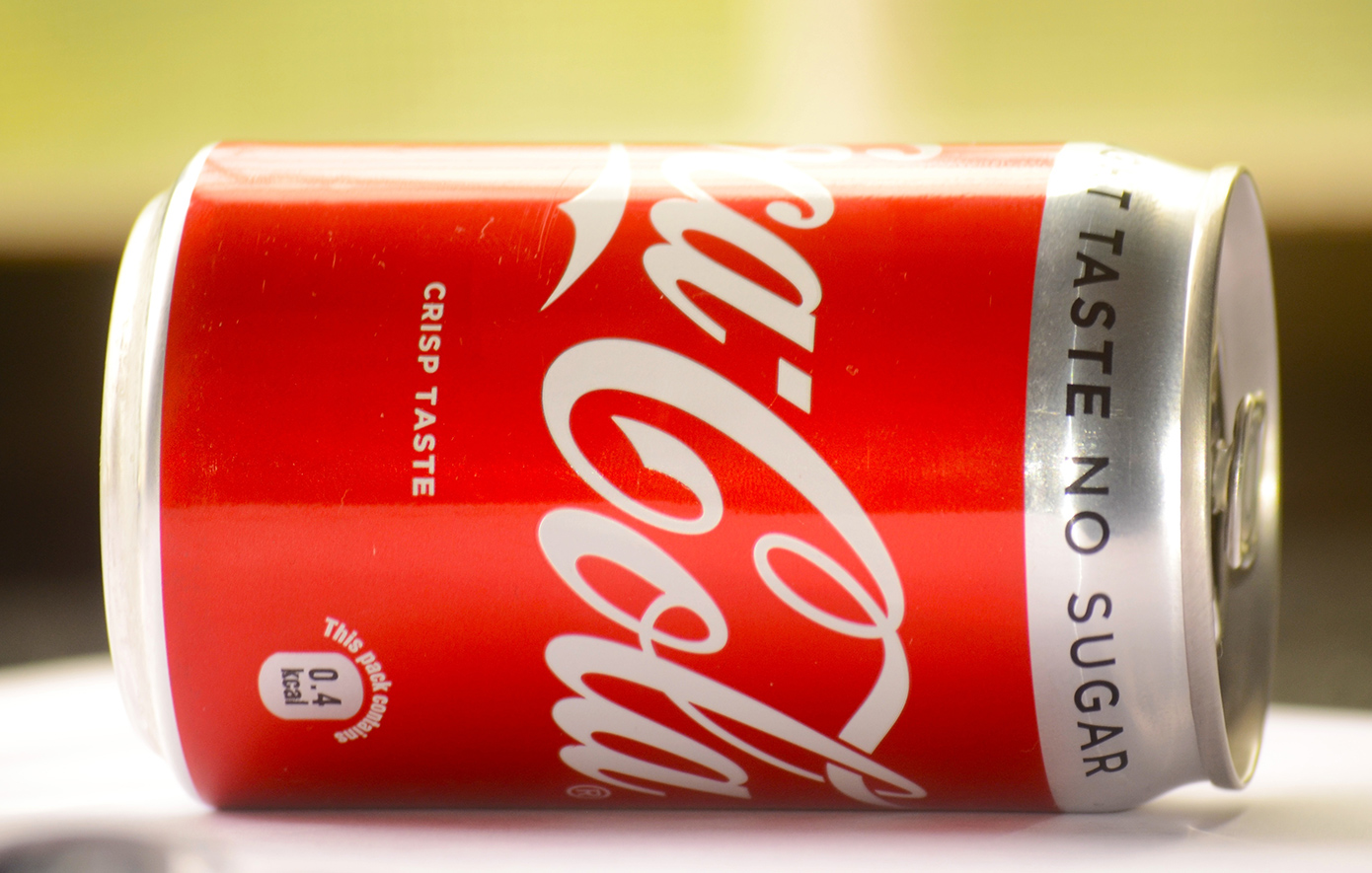 Θραύση κάνουν τα «πάρτι με Diet Coke» στην Ινδία, καθώς ο πόλεμος στο Ιράν έχει μπλοκάρει τις προμήθειες