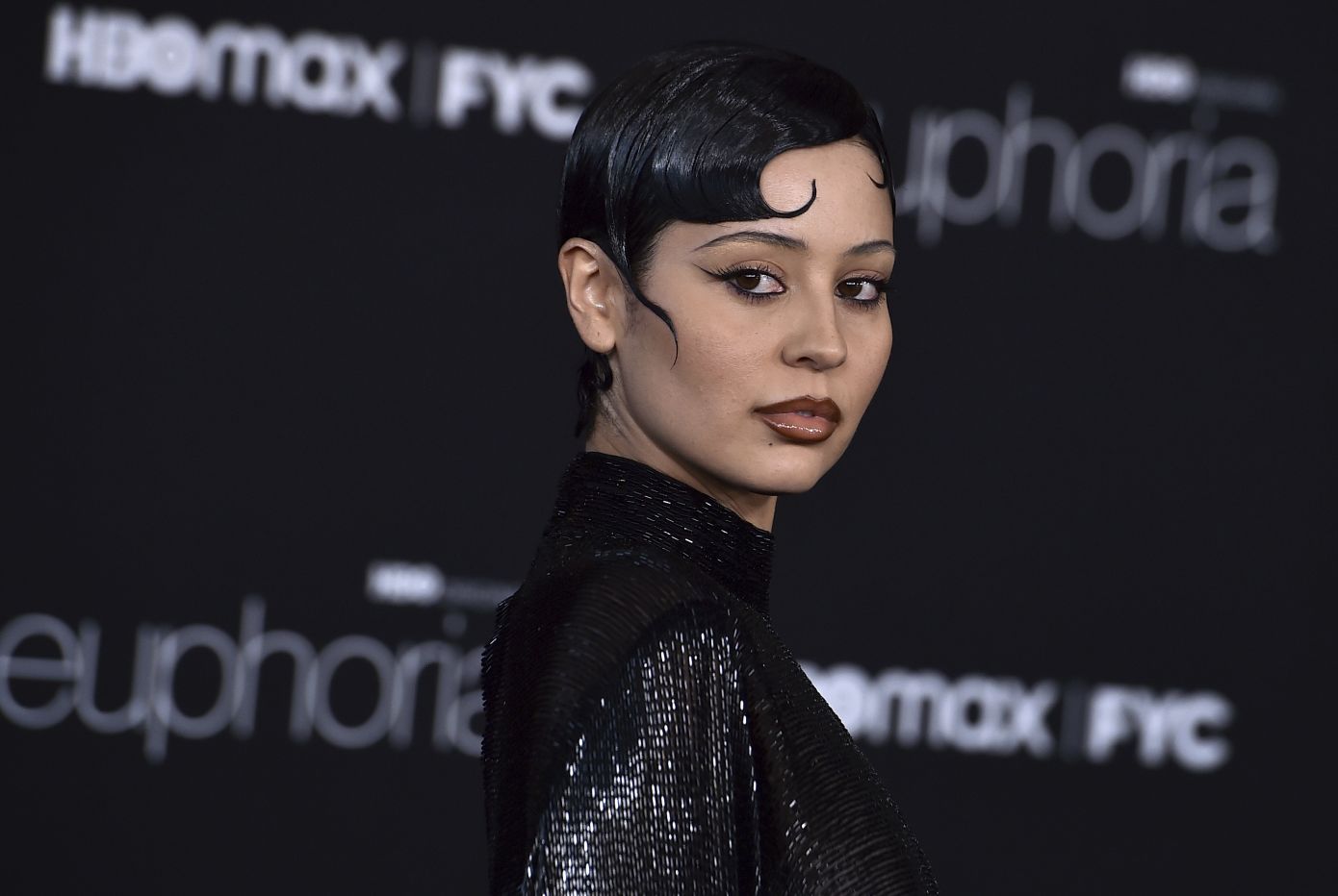 «Revenge eyeliner»: Δείξτε του τι έχασε με τo μακιγιάζ- Η γραμμή της εκδίκησης είναι bold