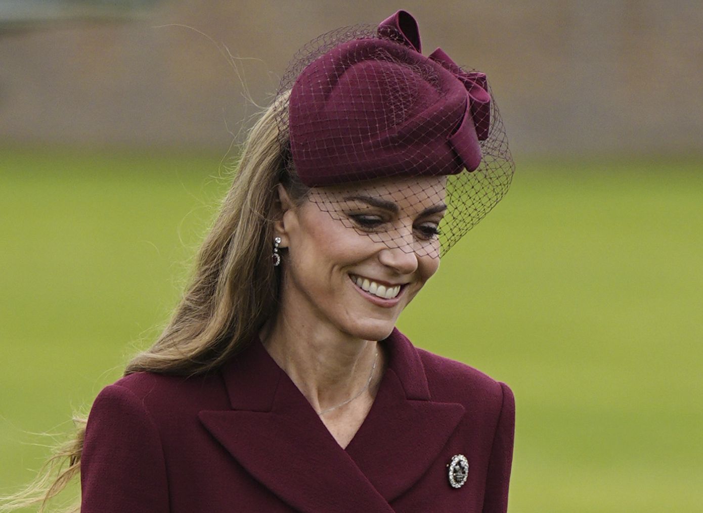 Η Kate Middleton αποδεικνύει ξανά ότι το απλό μπορεί να είναι και το πιο κομψό, με ένα ριγέ πλεκτό που μπορείτε να αποκτήσετε κι εσείς