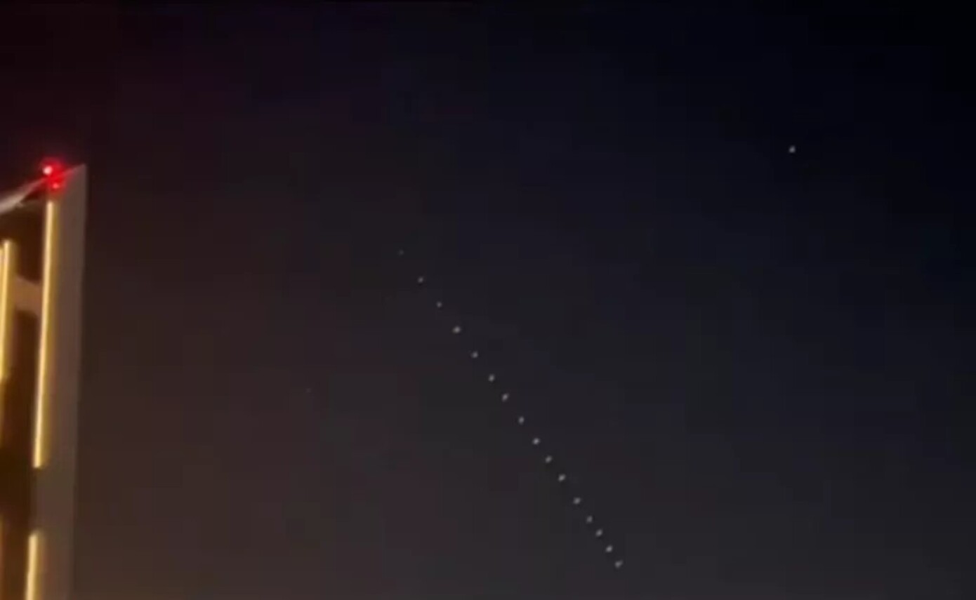 «Τρένο» δορυφόρων Starlink φώτισε τον ουρανό της Κύπρου