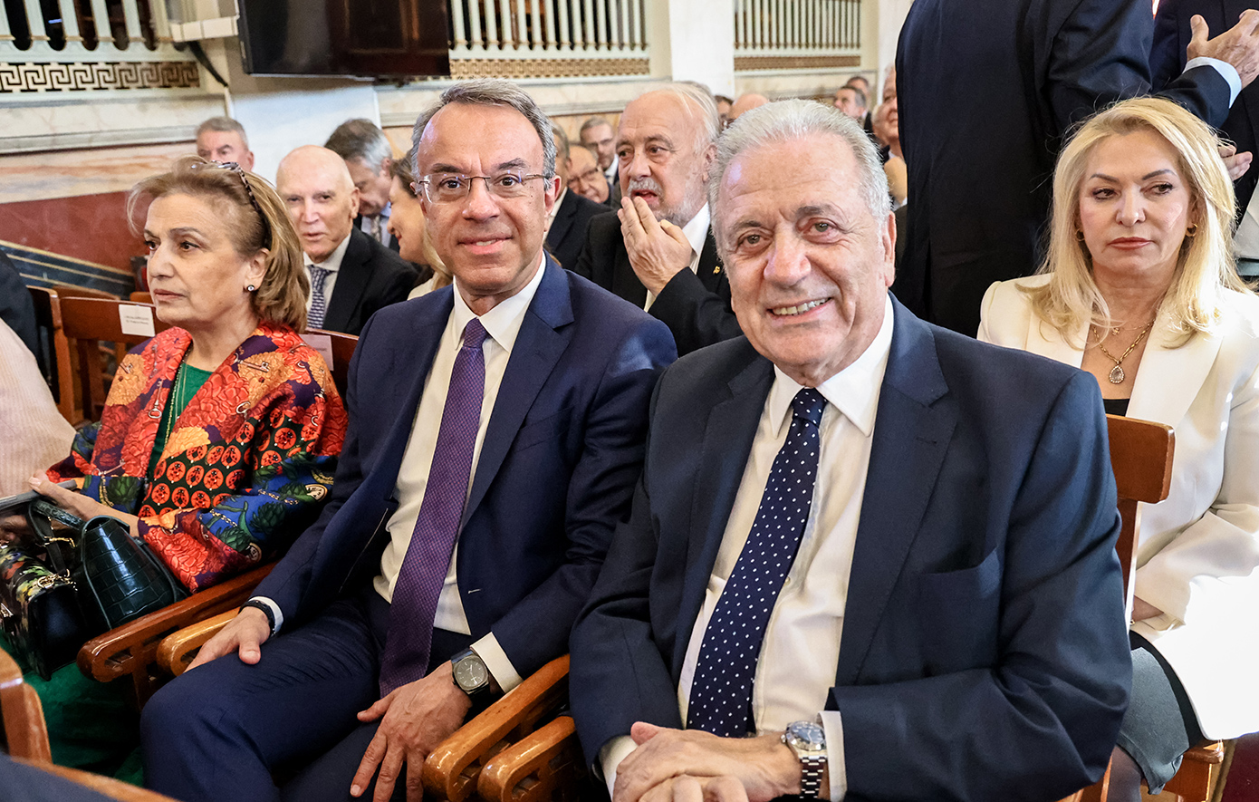ΕΚΠΑ: Live η τελετή αναγόρευσης του Ευάγγελου Βενιζέλου σε επίτιμο διδάκτορα