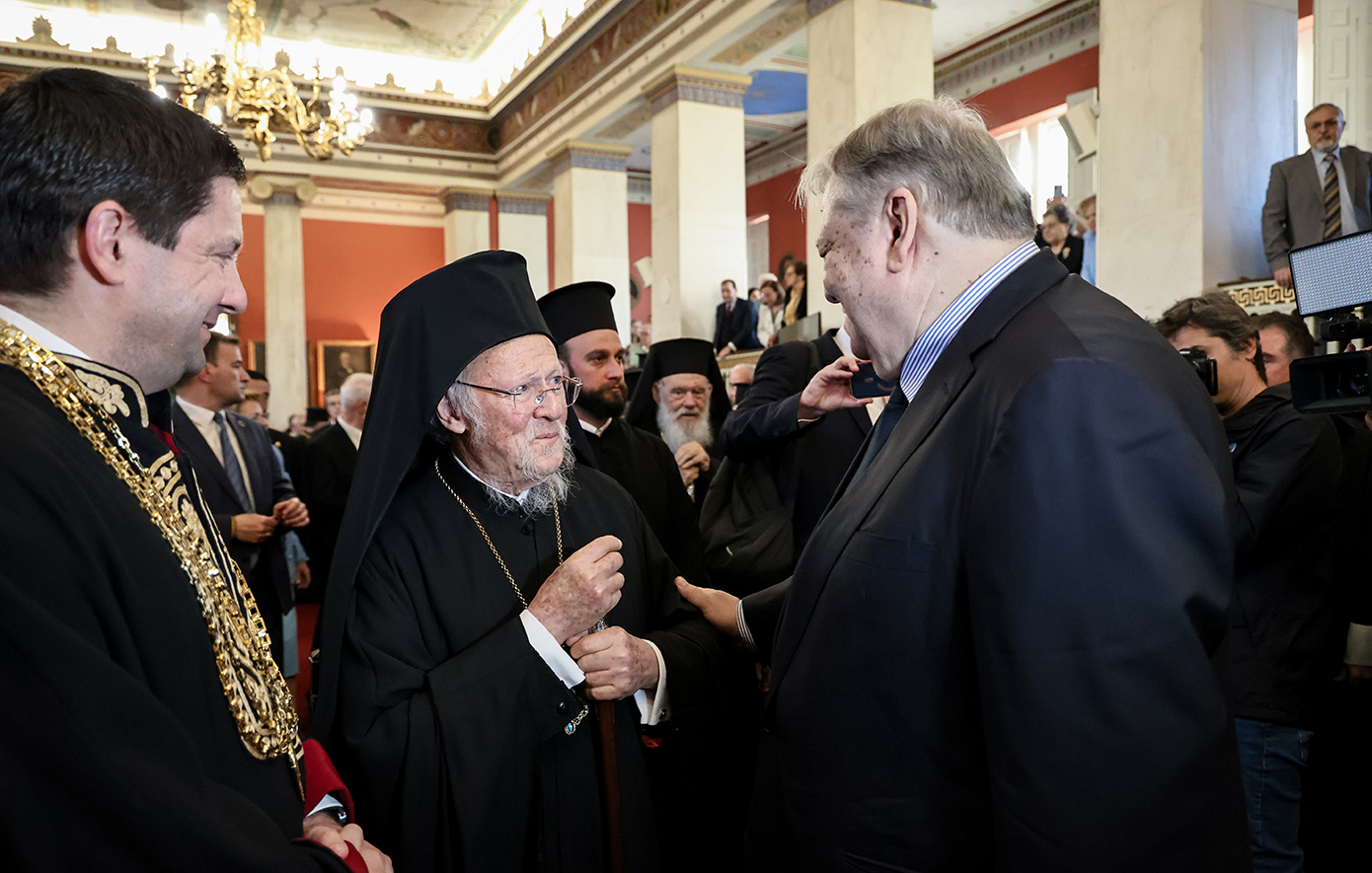 ΕΚΠΑ: Live η τελετή αναγόρευσης του Ευάγγελου Βενιζέλου σε επίτιμο διδάκτορα