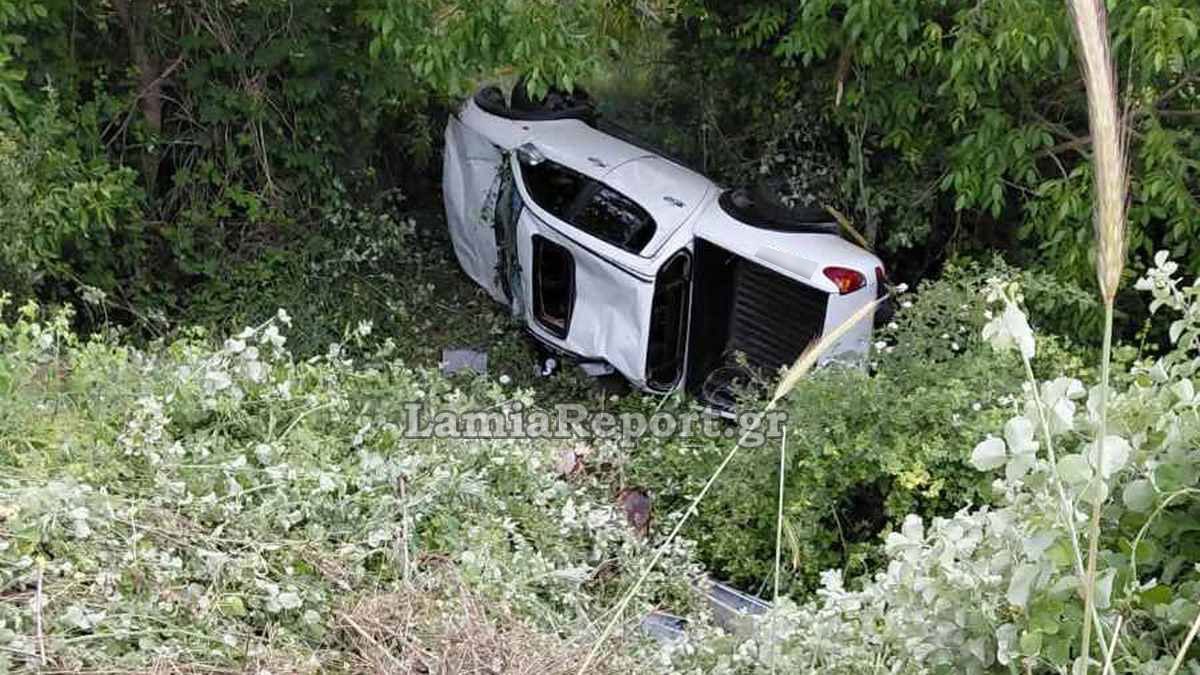 Αγροτικό στη Φθιώτιδα έφυγε εκτός δρόμου και έφερε τούμπες