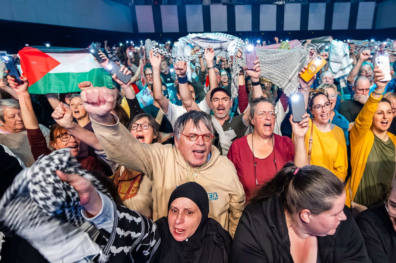 Eurovision 2026: Τα γιουχαΐσματα και τα συνθήματα που ακούγονταν κατά τη διάρκεια της εμφάνισης του Ισραήλ στον ημιτελικό της Βιέννης