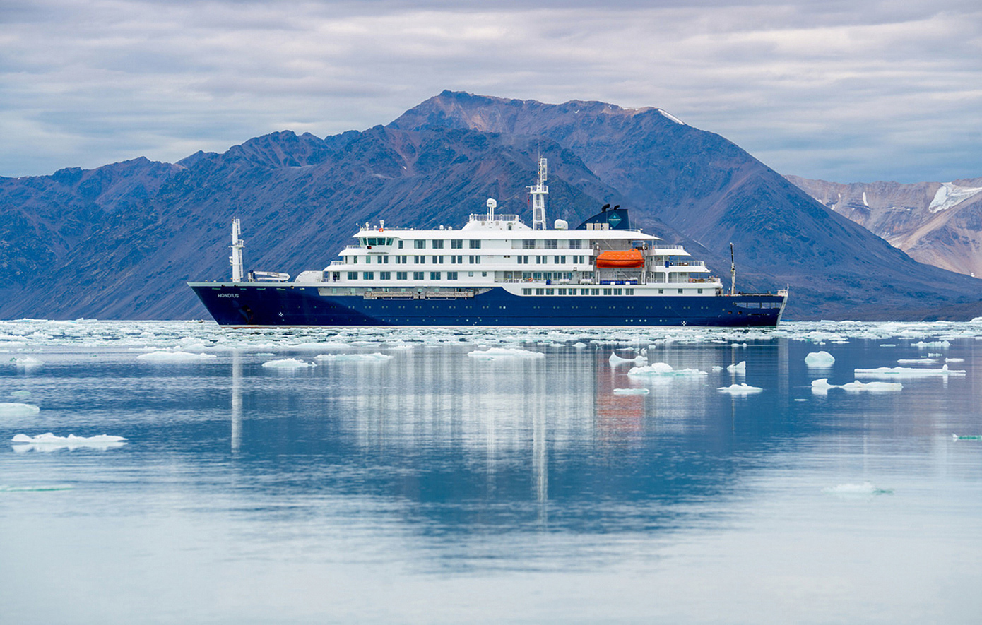Το κρουαζιερόπλοιο MV Hondius κατευθύνεται προς τα Κανάρια Νησιά &#8211; Τρεις ασθενείς έφτασαν στην Ολλανδία
