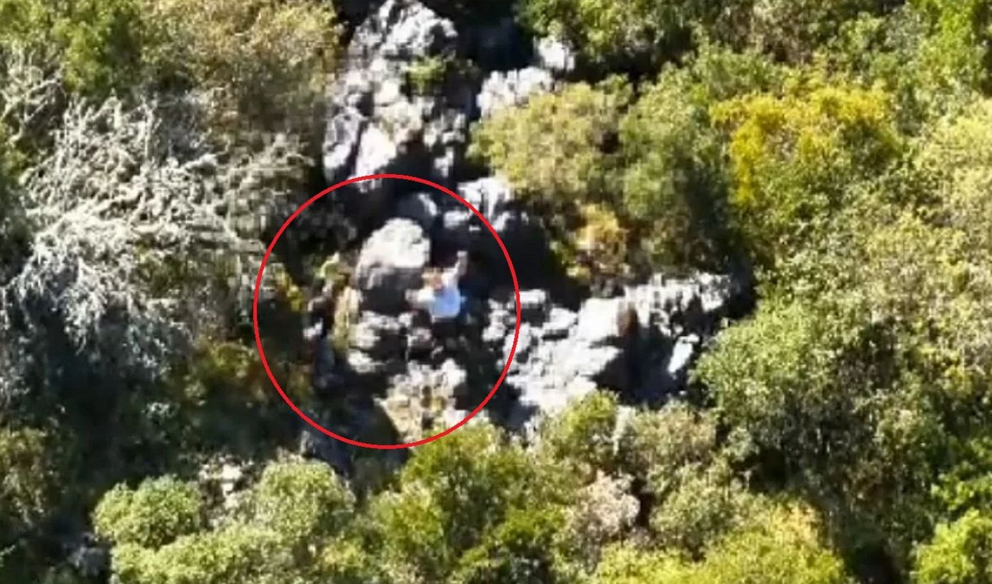 Κέρκυρα: Αίσιο τέλος για δύο περιπατητές που χάθηκαν σε μονοπάτι &#8211; Η στιγμή που τους εντοπίζει το drone της Πυροσβεστικής