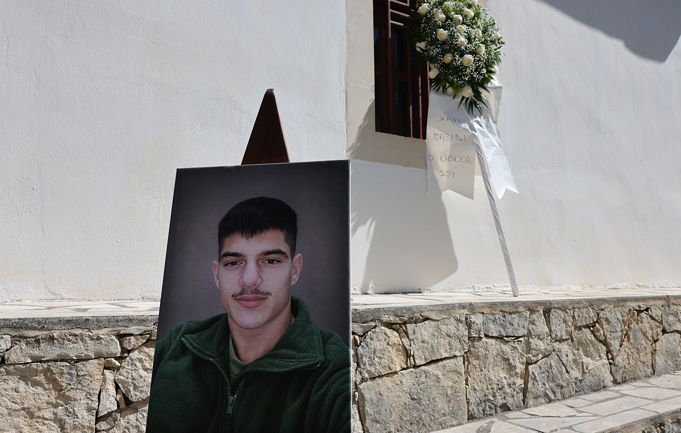 Συγκλόνισε ο επικήδειος του Μητροπολίτη Ρεθύμνης για τον Νικήτα: Στην αγκαλιά της Παναγίας δεν θα κινδυνεύεις από κανέναν, παιδί μου»